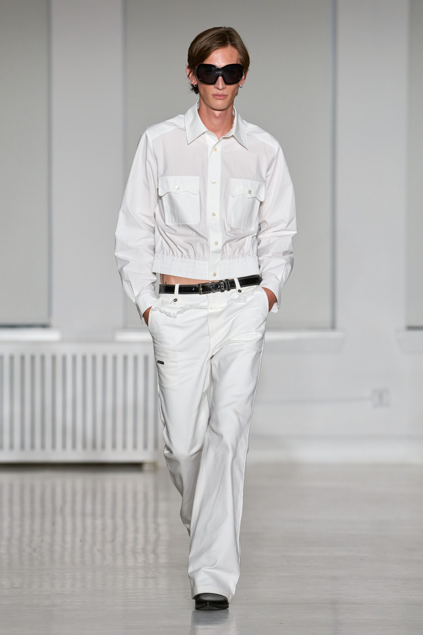 white cotton long-sleeve collared relaxed buttoned pockets shirt