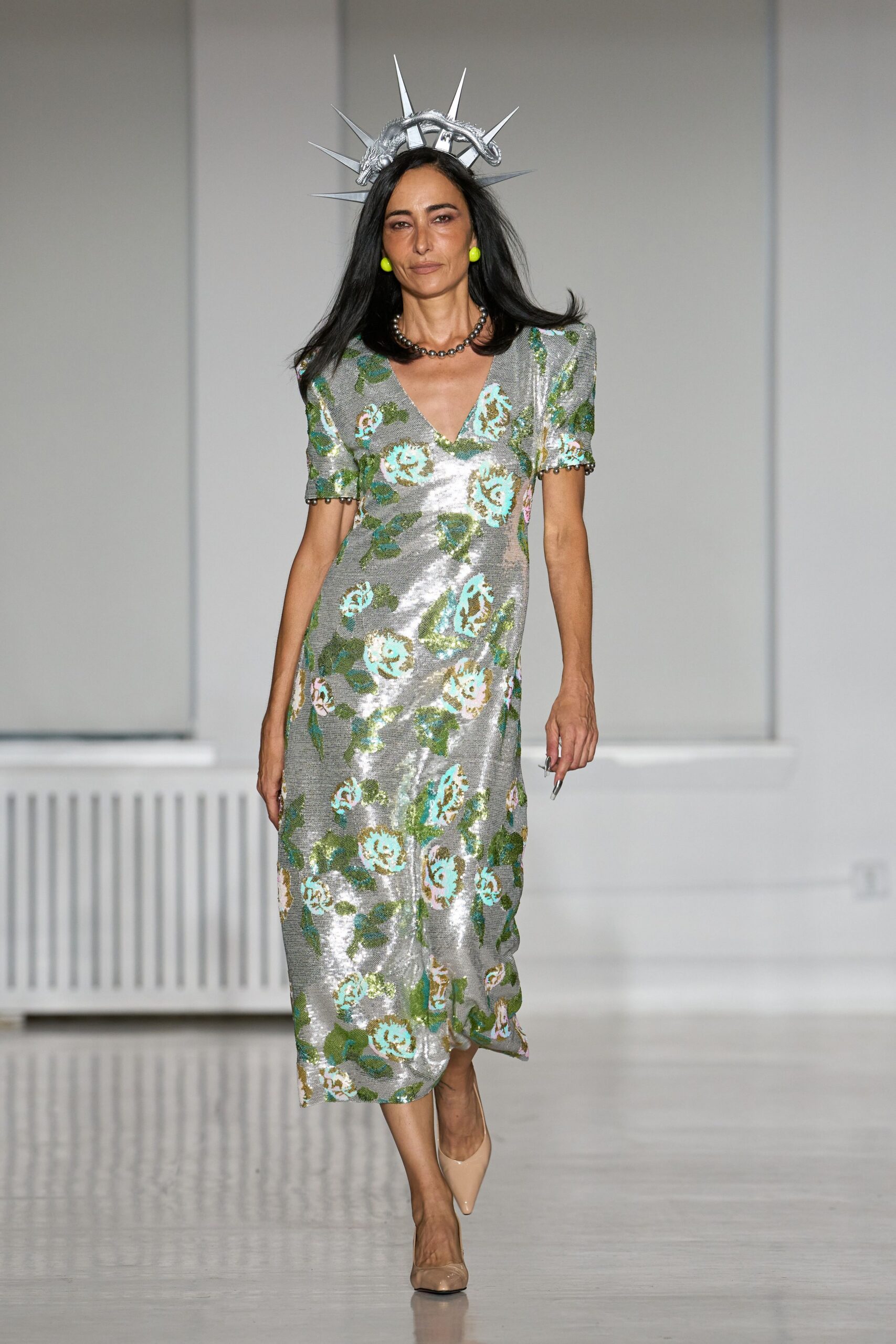 gray sequin short-sleeve v-neck fitted floral embellished midi-dress