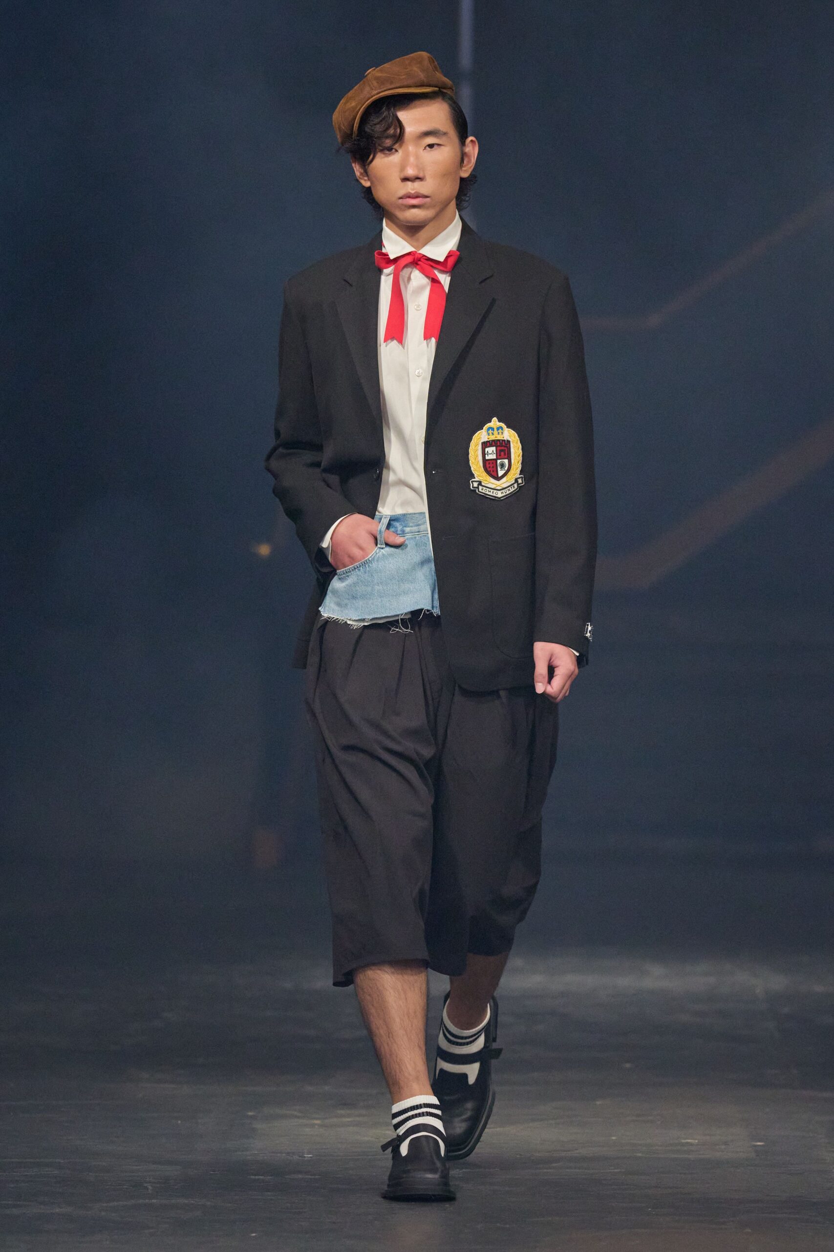 crest patch oversized school blazer