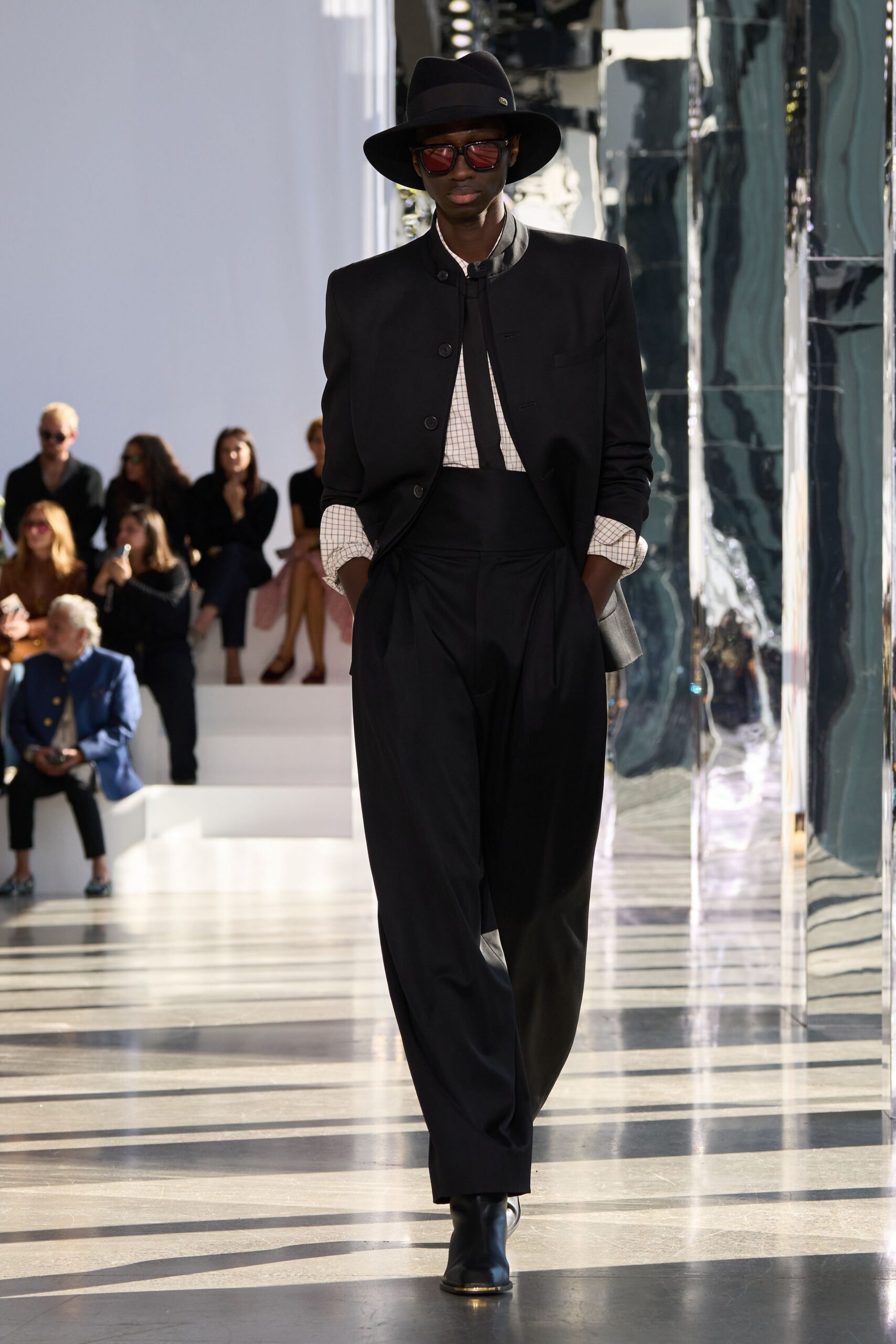 black unknown long-sleeve high-neck tailored buttoned jacket
