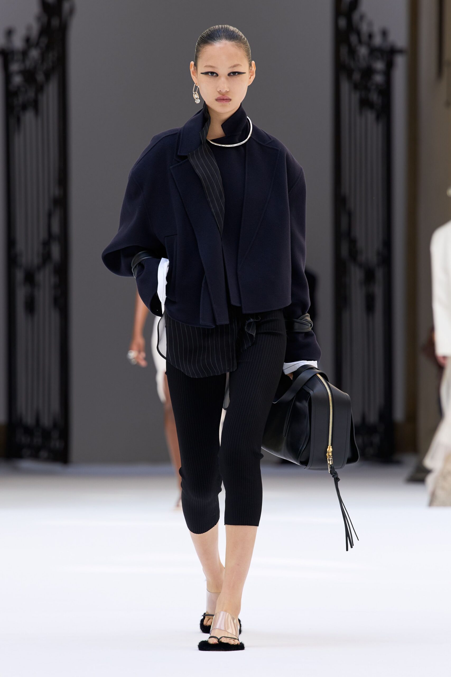 oversized cropped black jacket
