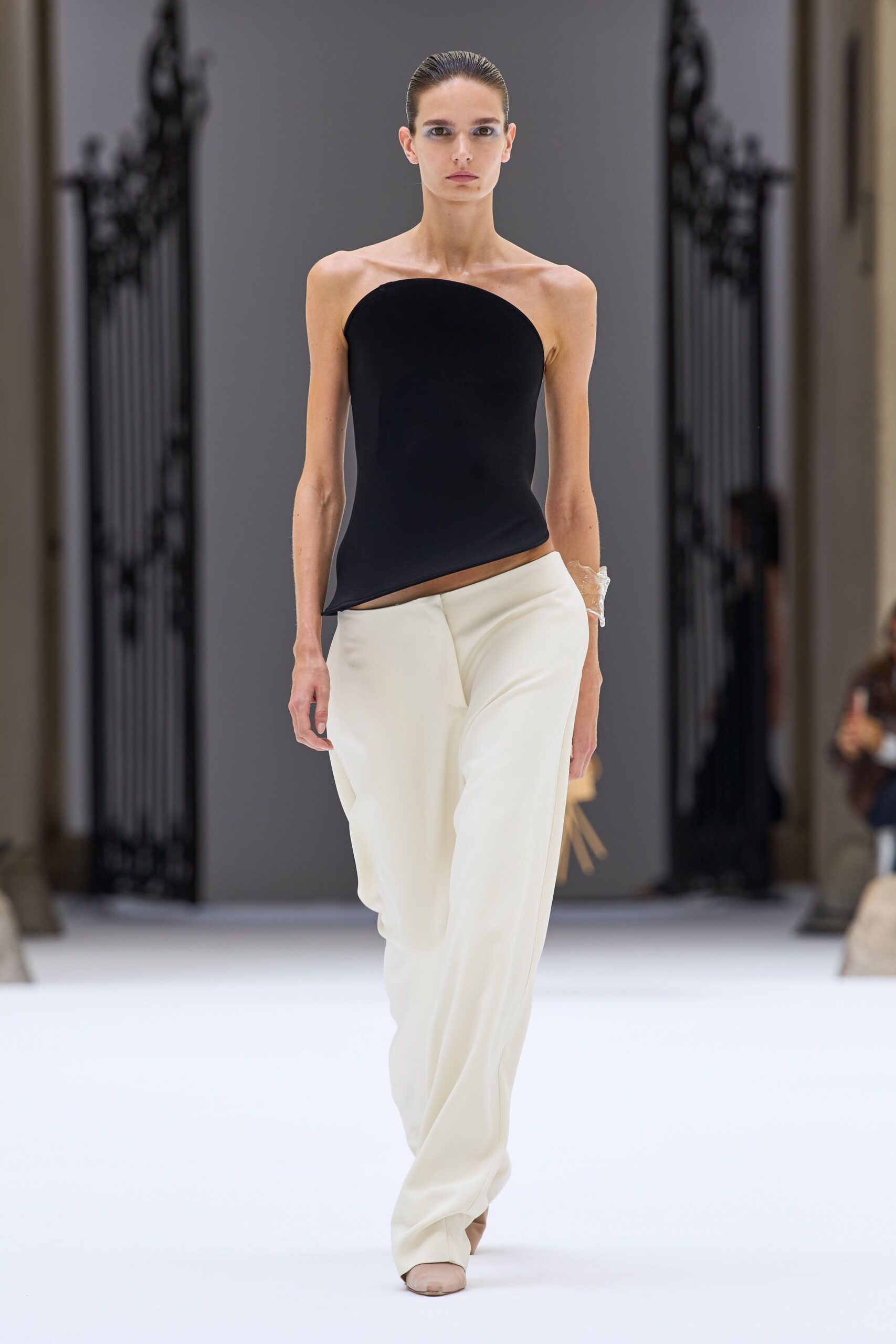 black unknown strapless asymmetric fitted top