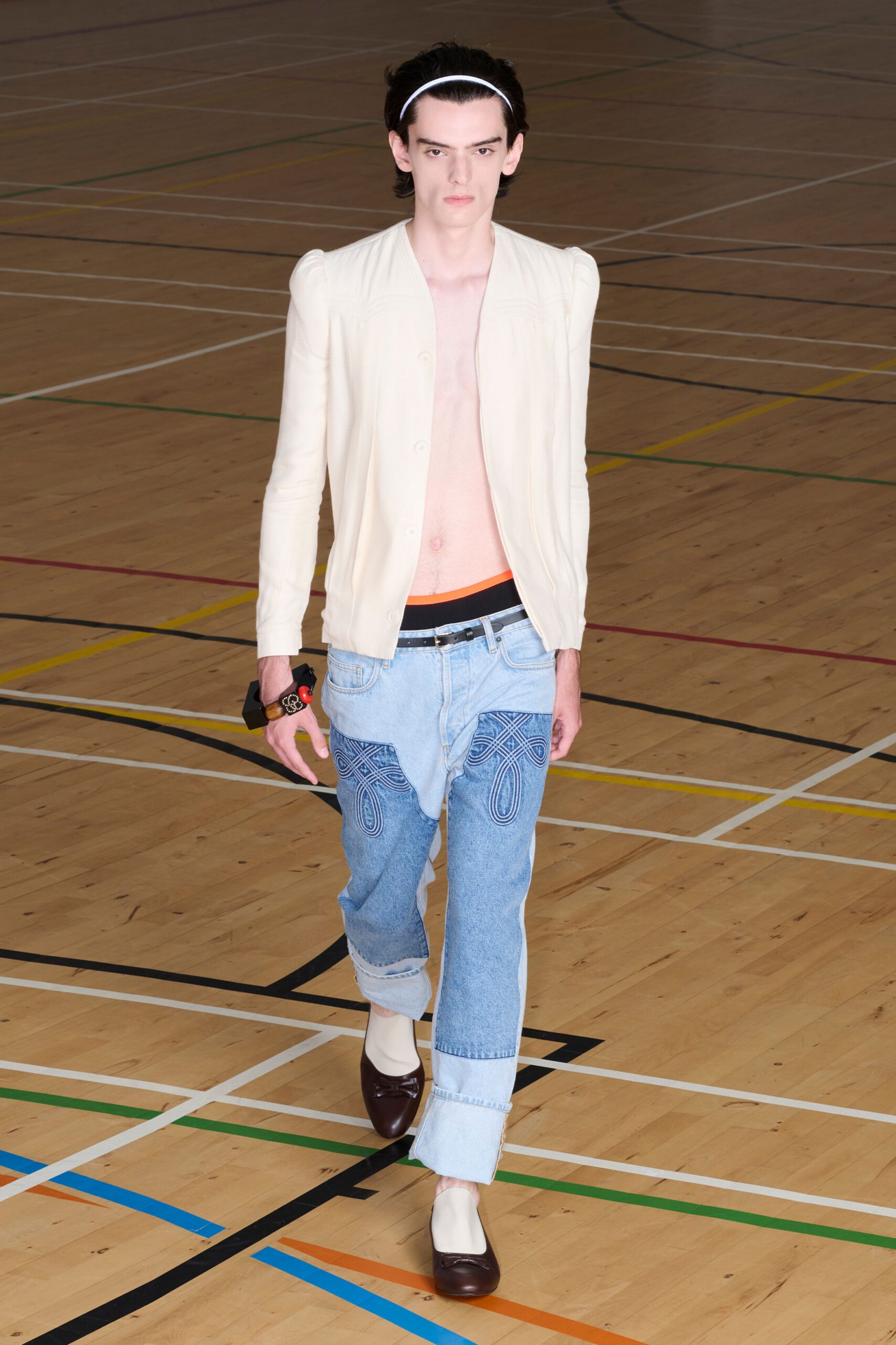 embroidered wide-leg cuffed jeans