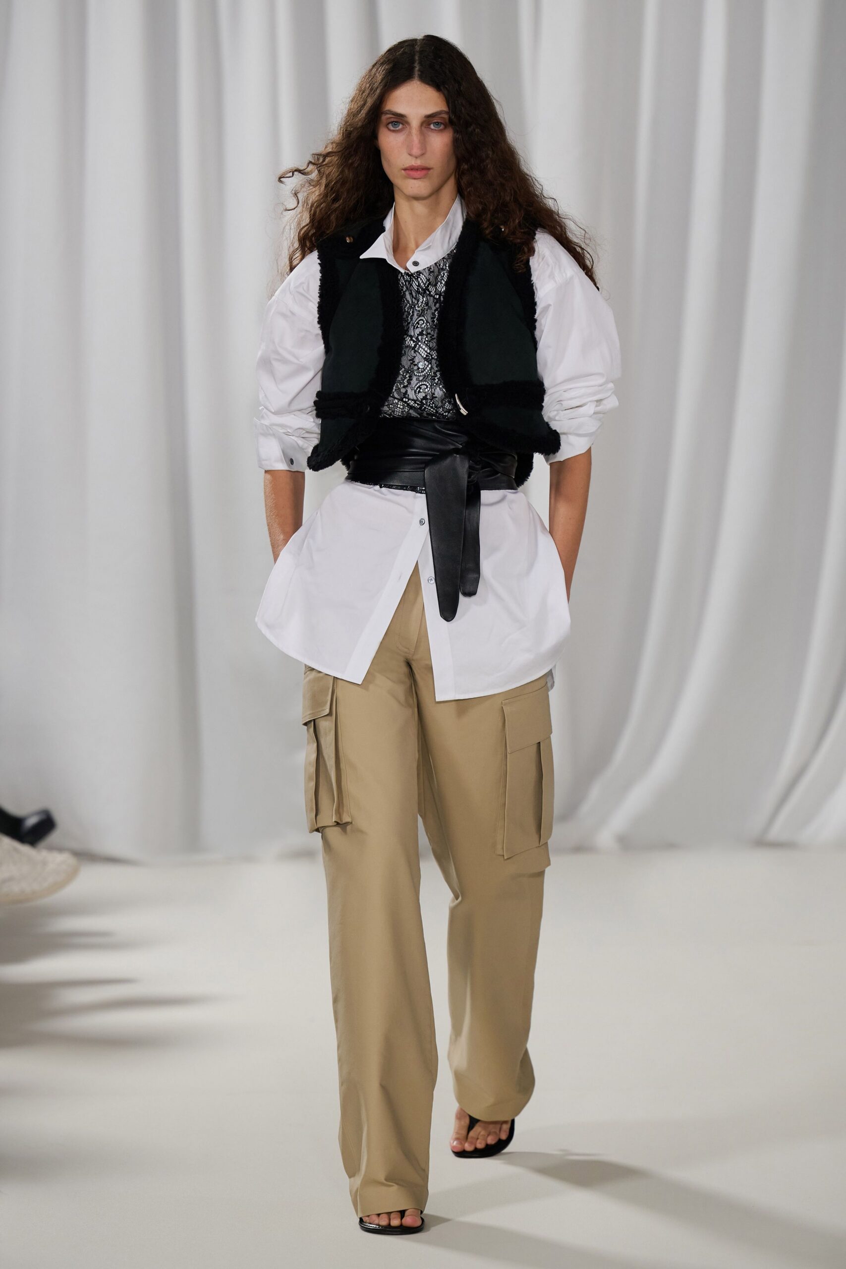 white cotton collared long-sleeve relaxed buttoned shirt