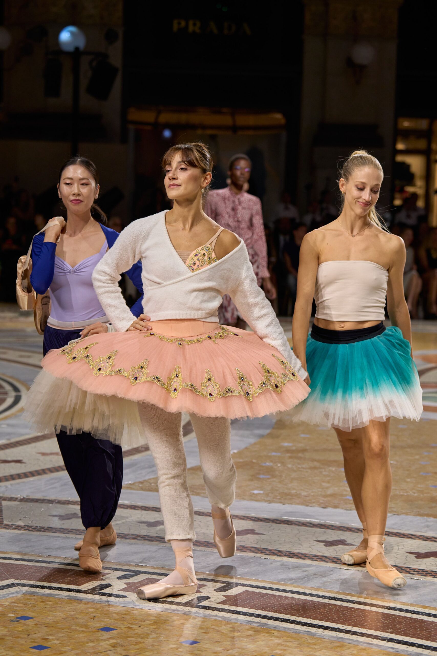 pink tulle embellished textured mini skirt