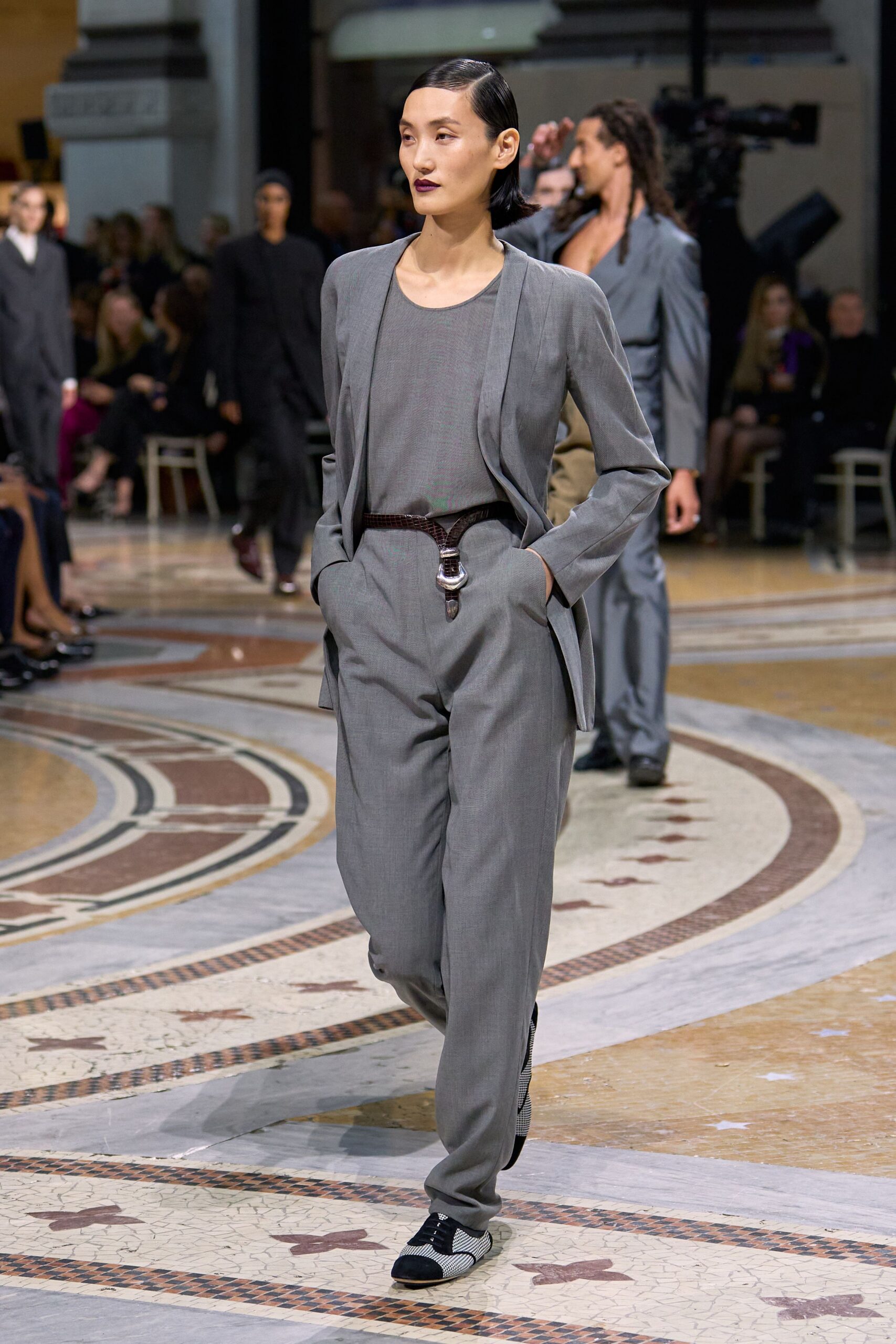 gray belted high-waisted trousers