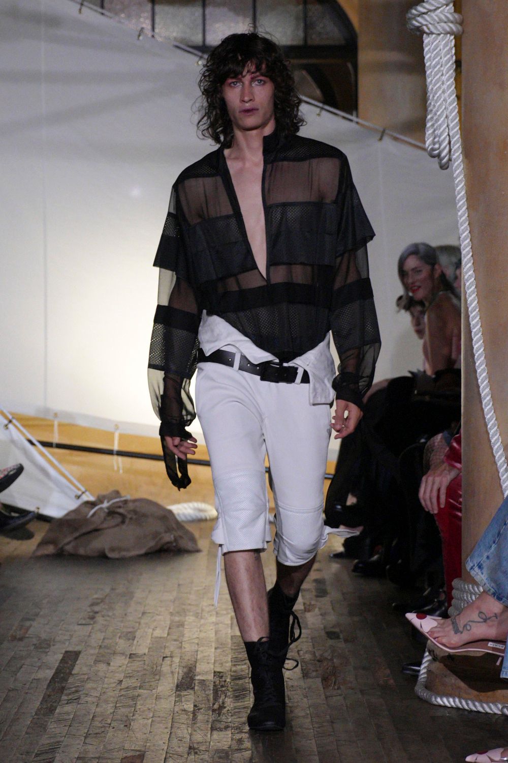 white unknown slim belted cropped pants