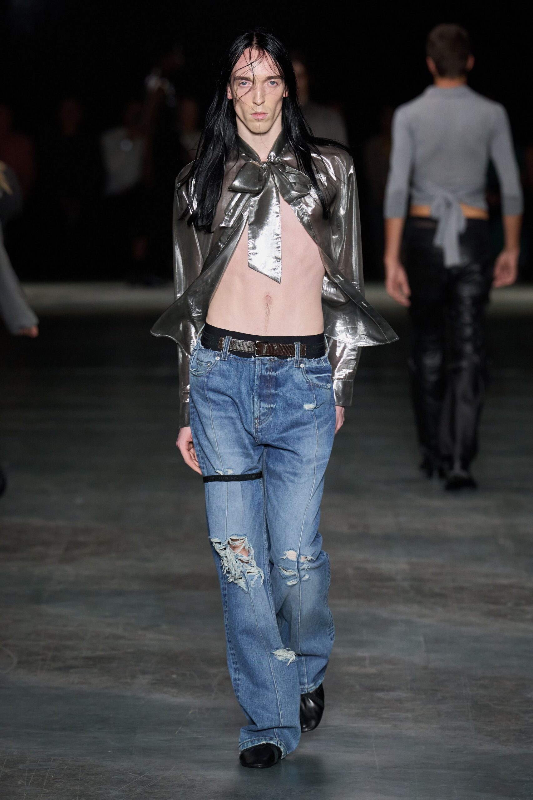 metallic bow-front cropped blouse