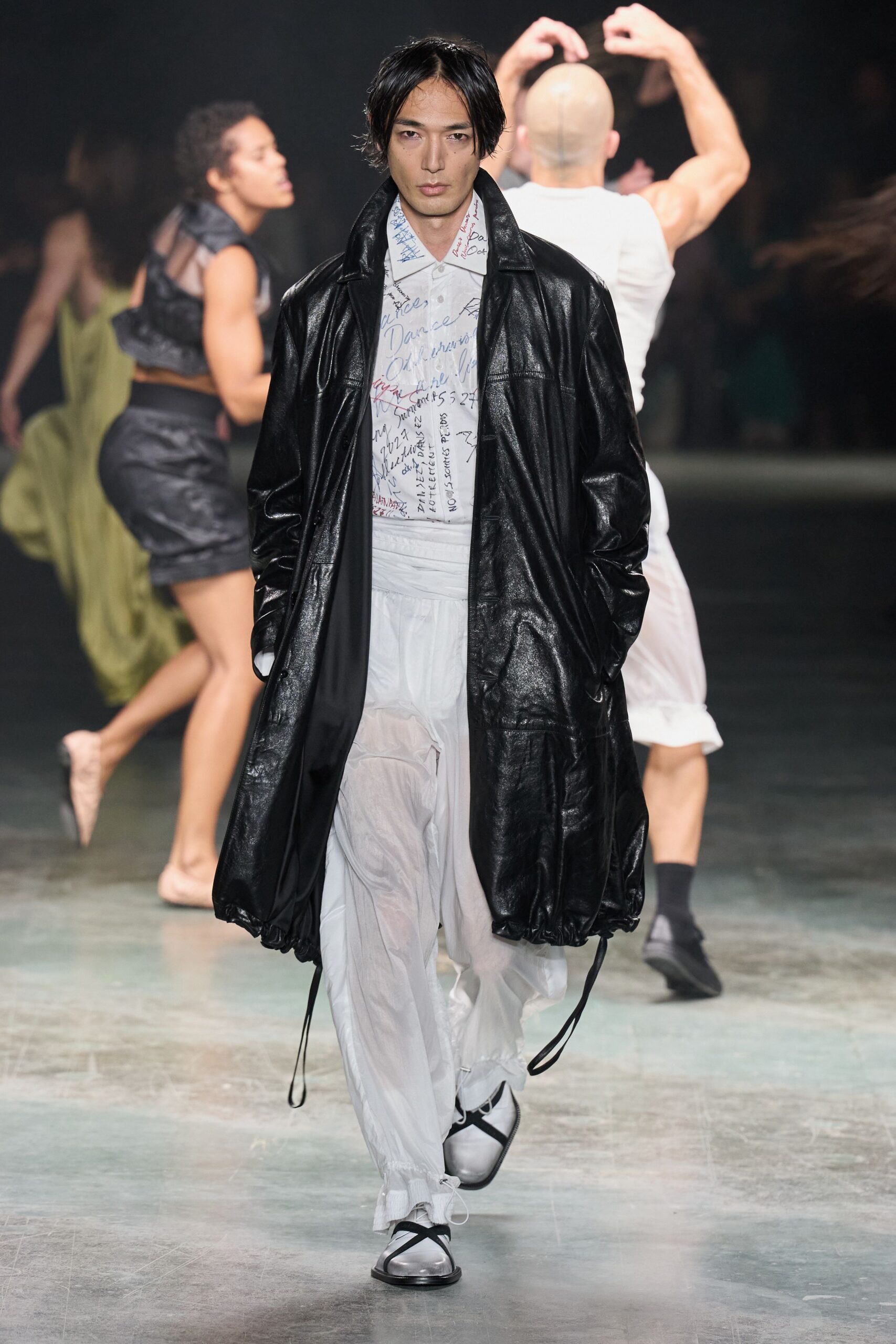 oversized black leather balloon-hem coat