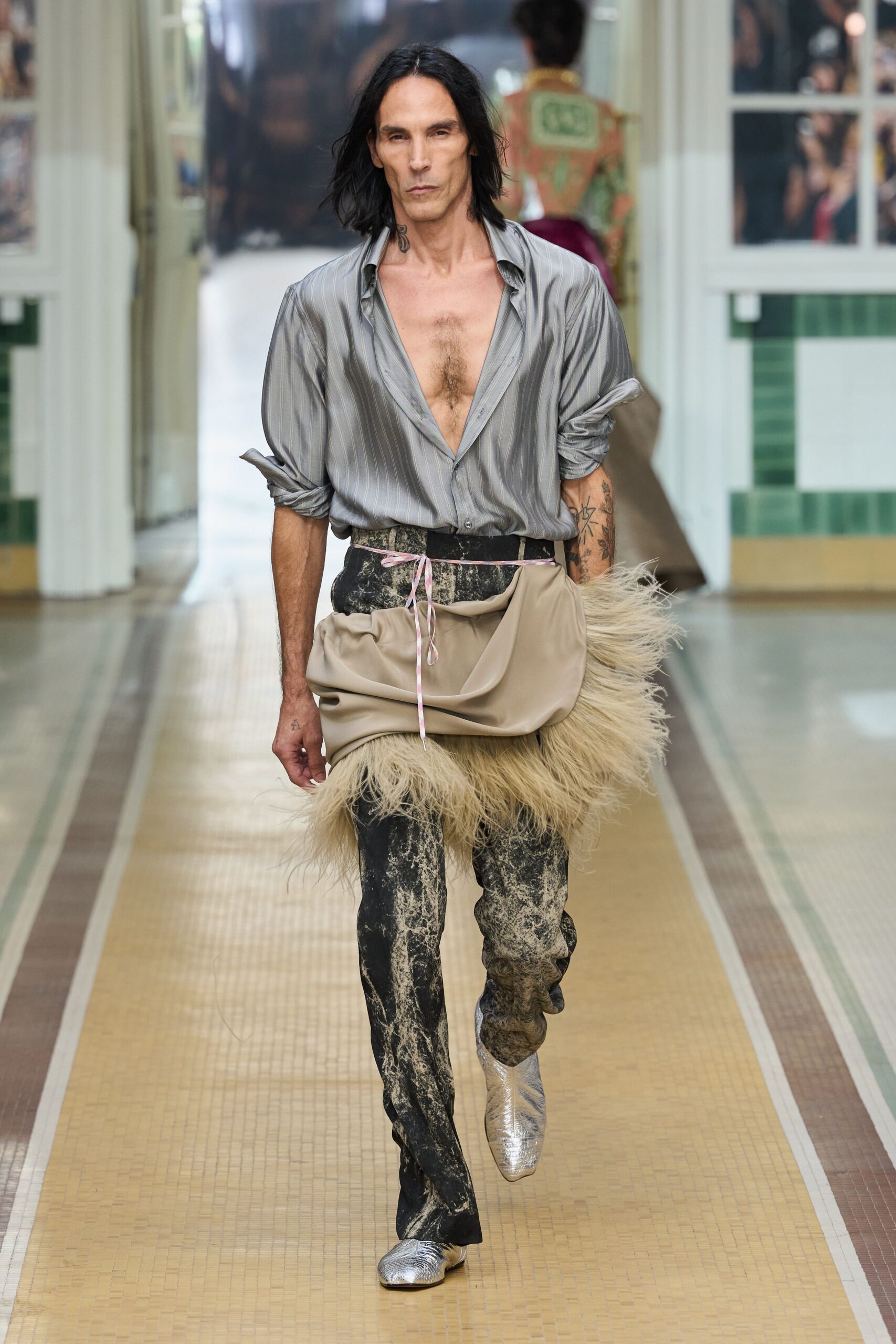 feather-trim draped overskirt
