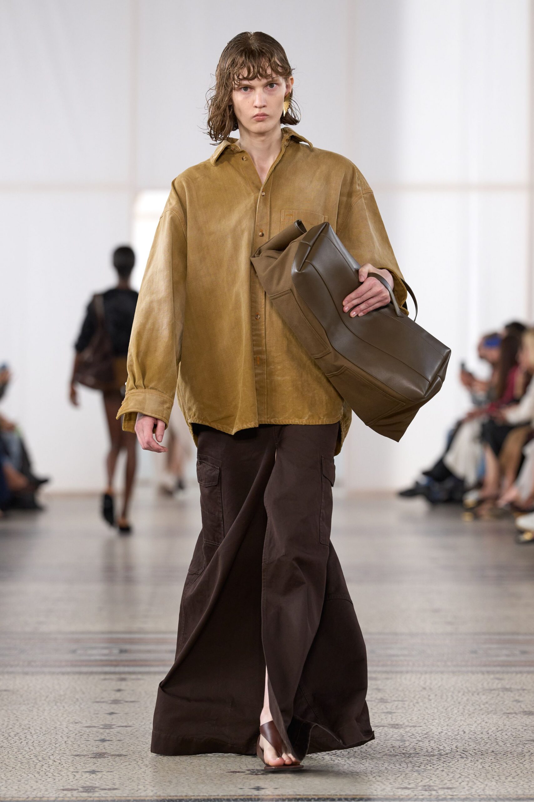 oversized brown cargo pants
