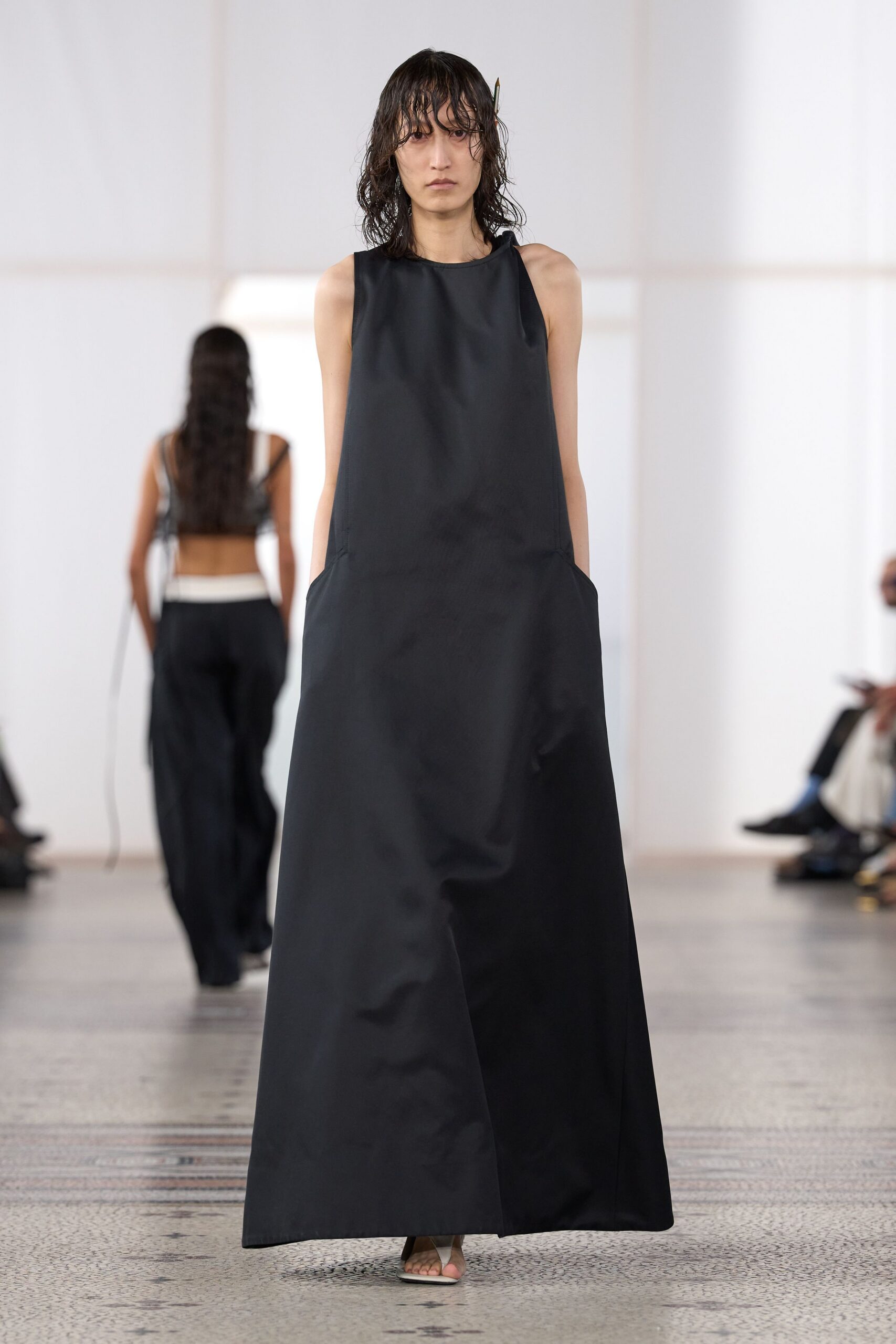black sleeveless tent maxi dress