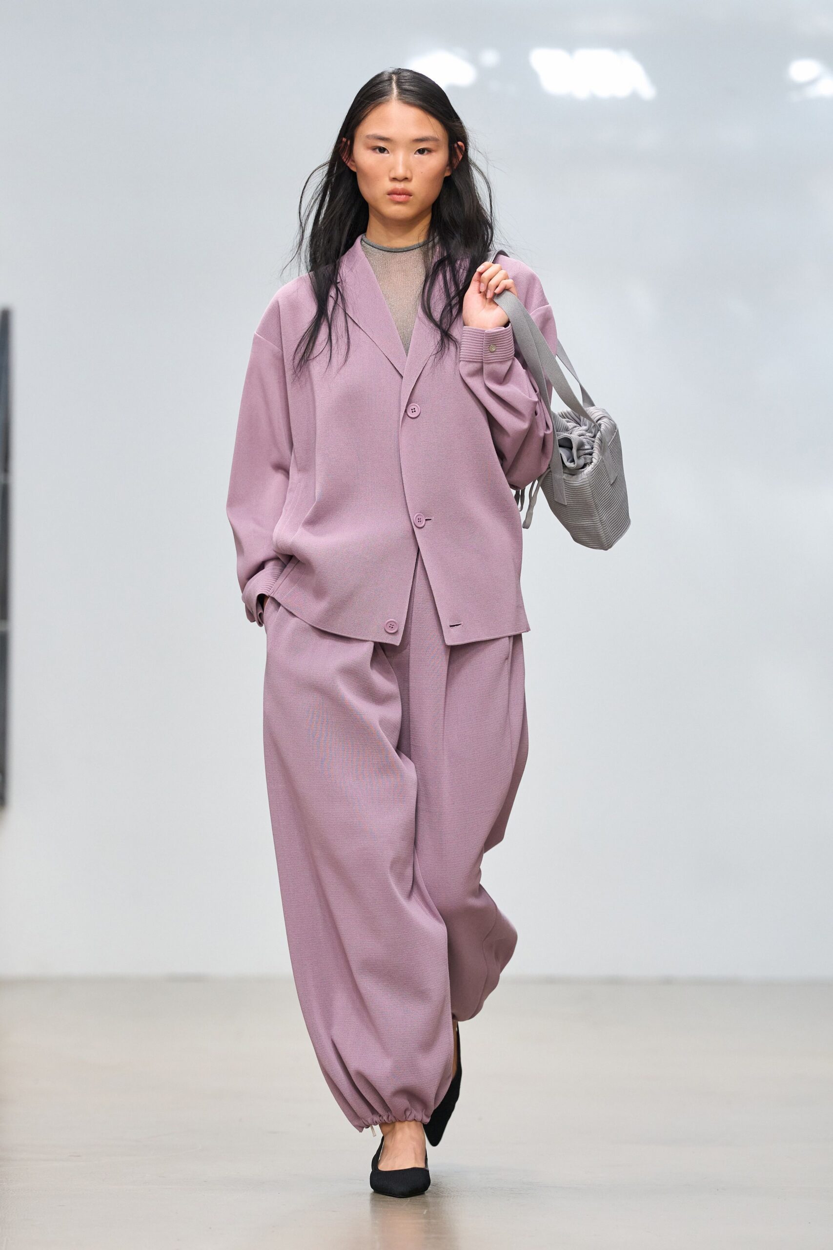 pink long-sleeve v-neck oversized buttoned jacket