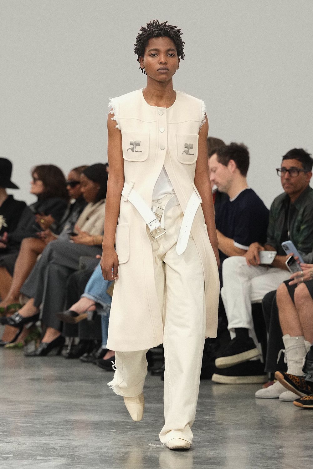 sleeveless belted long vest coat