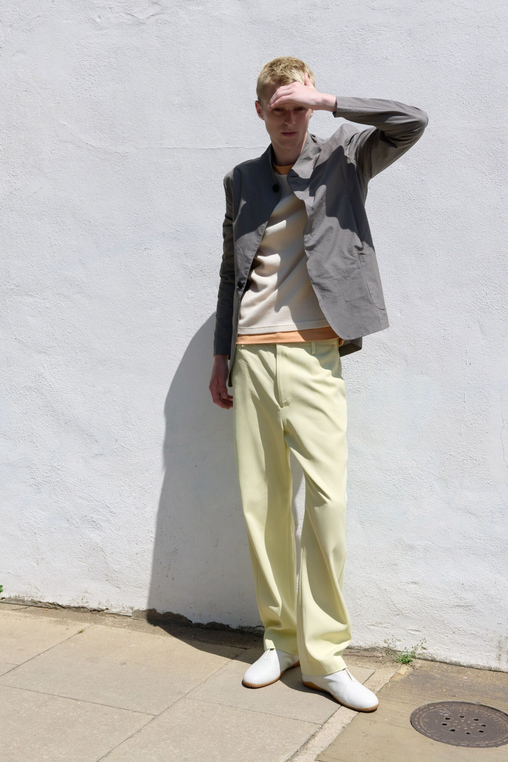 gray long-sleeve open-front tailored blazer