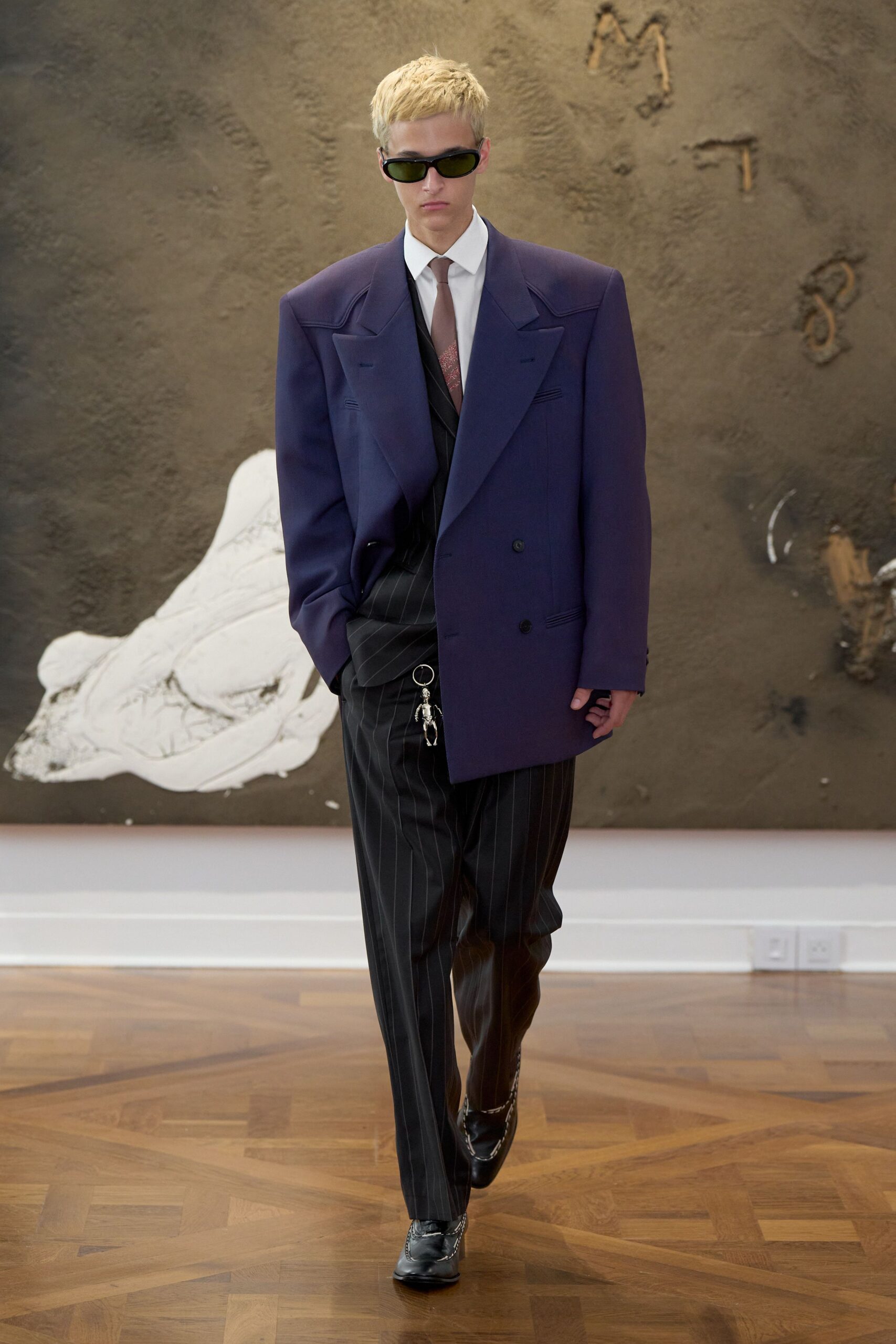 oversized purple strong-shoulder blazer