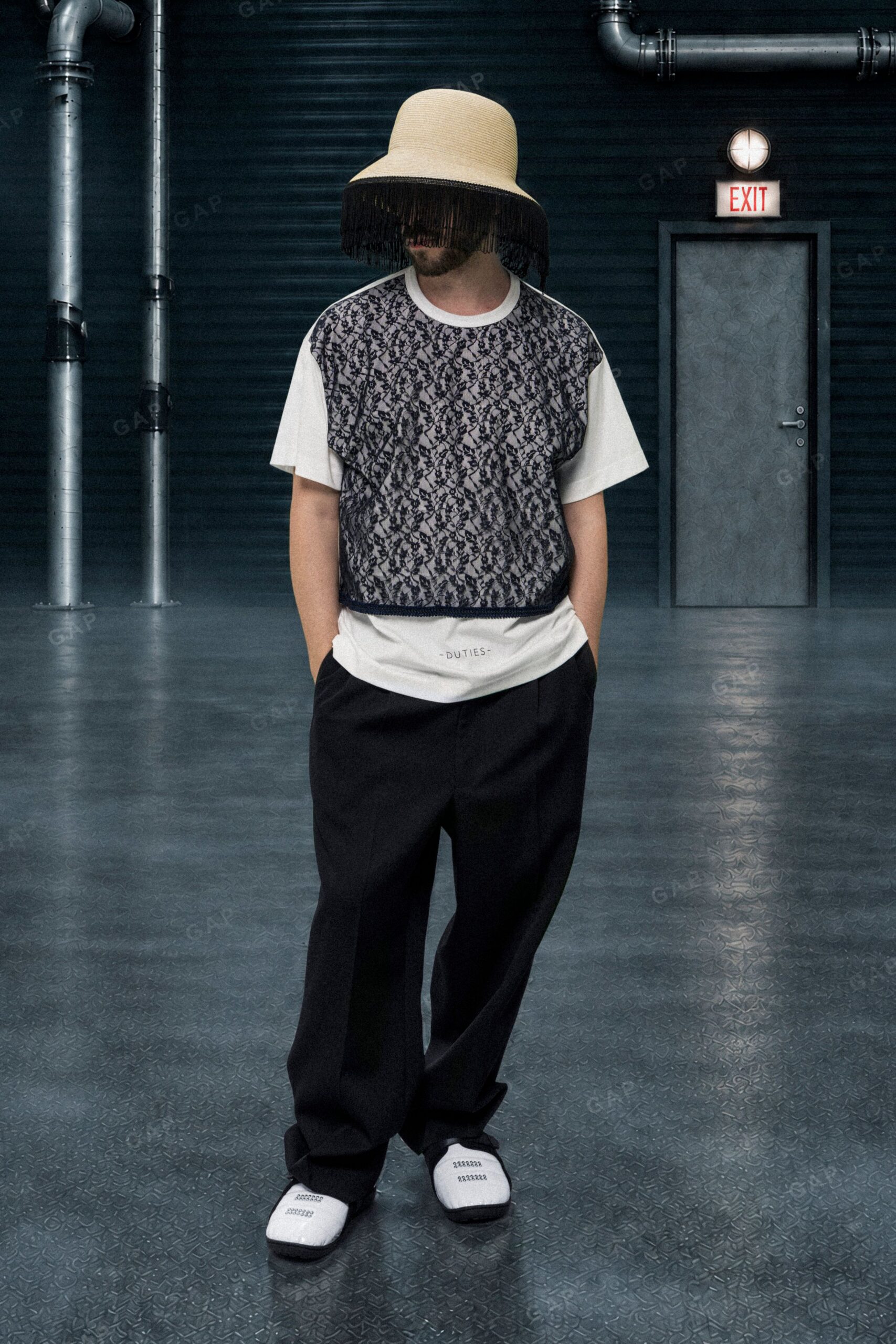 white short-sleeve collared printed t-shirt