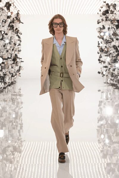 beige long-sleeve collared tailored buttoned blazer