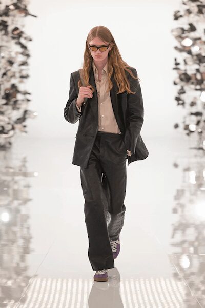 black leather long-sleeve collared tailored shiny blazer