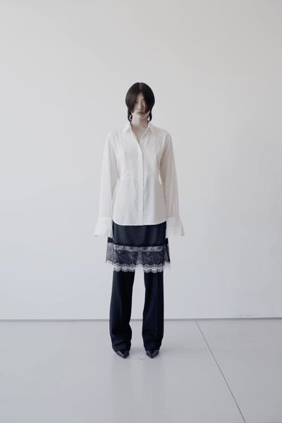 white long-sleeve collared relaxed buttoned shirt