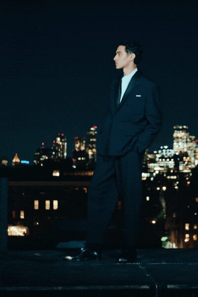 black long-sleeve collared tailored blazer