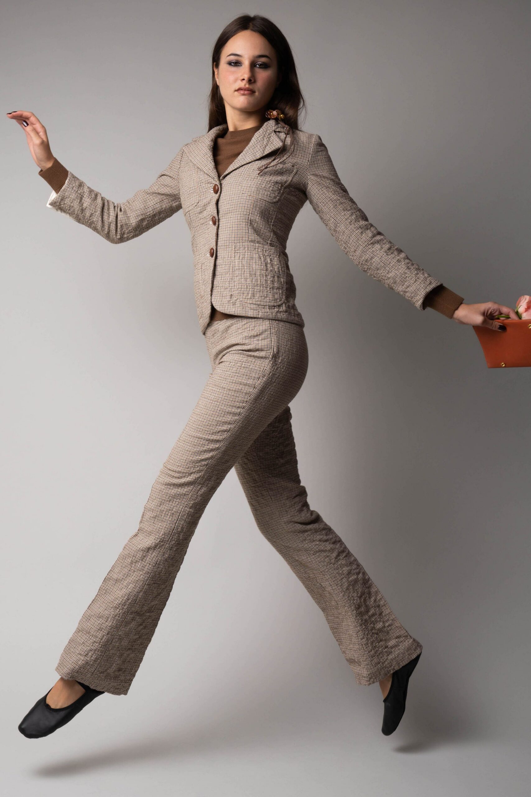 beige long-sleeve collared tailored checked buttoned textured jacket