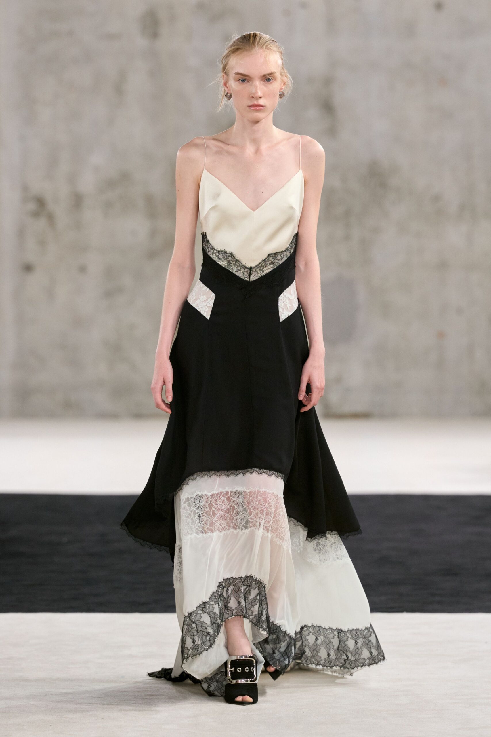 lace-trim color-block slip dress