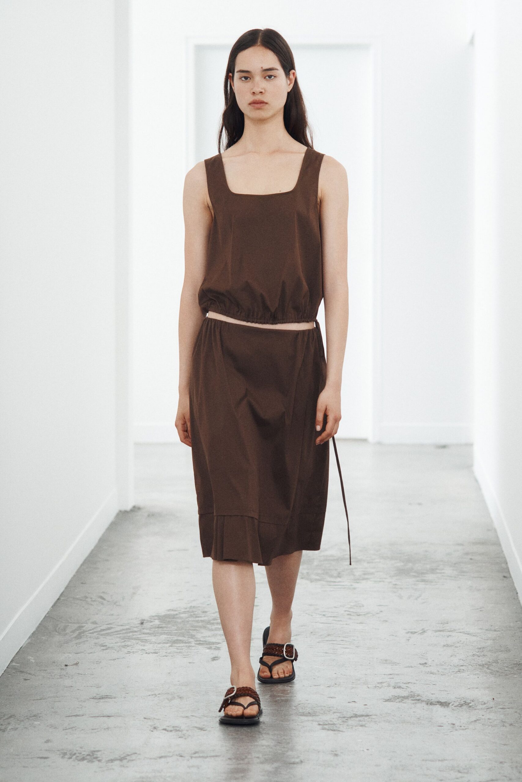 brown square-neck cropped top