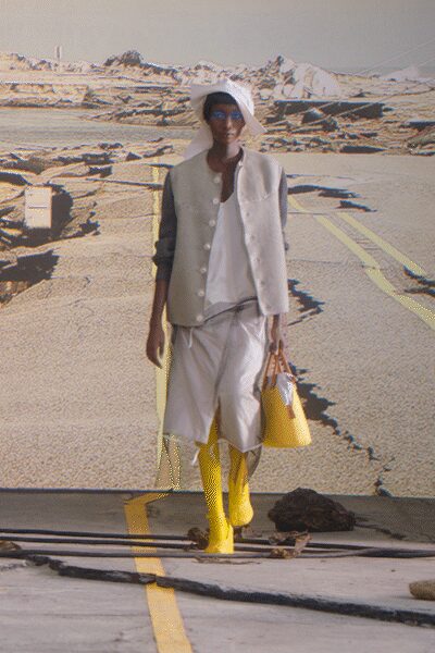 white wide-leg short pants