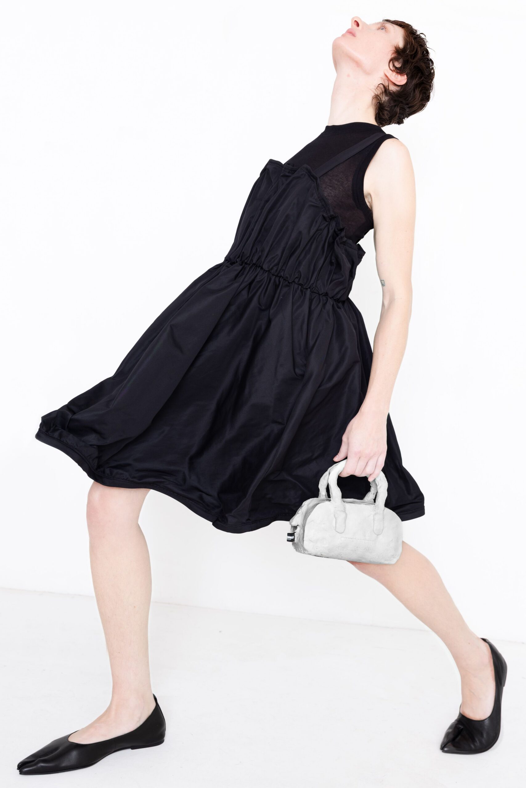 black leather flat-heel pointed-toe flats