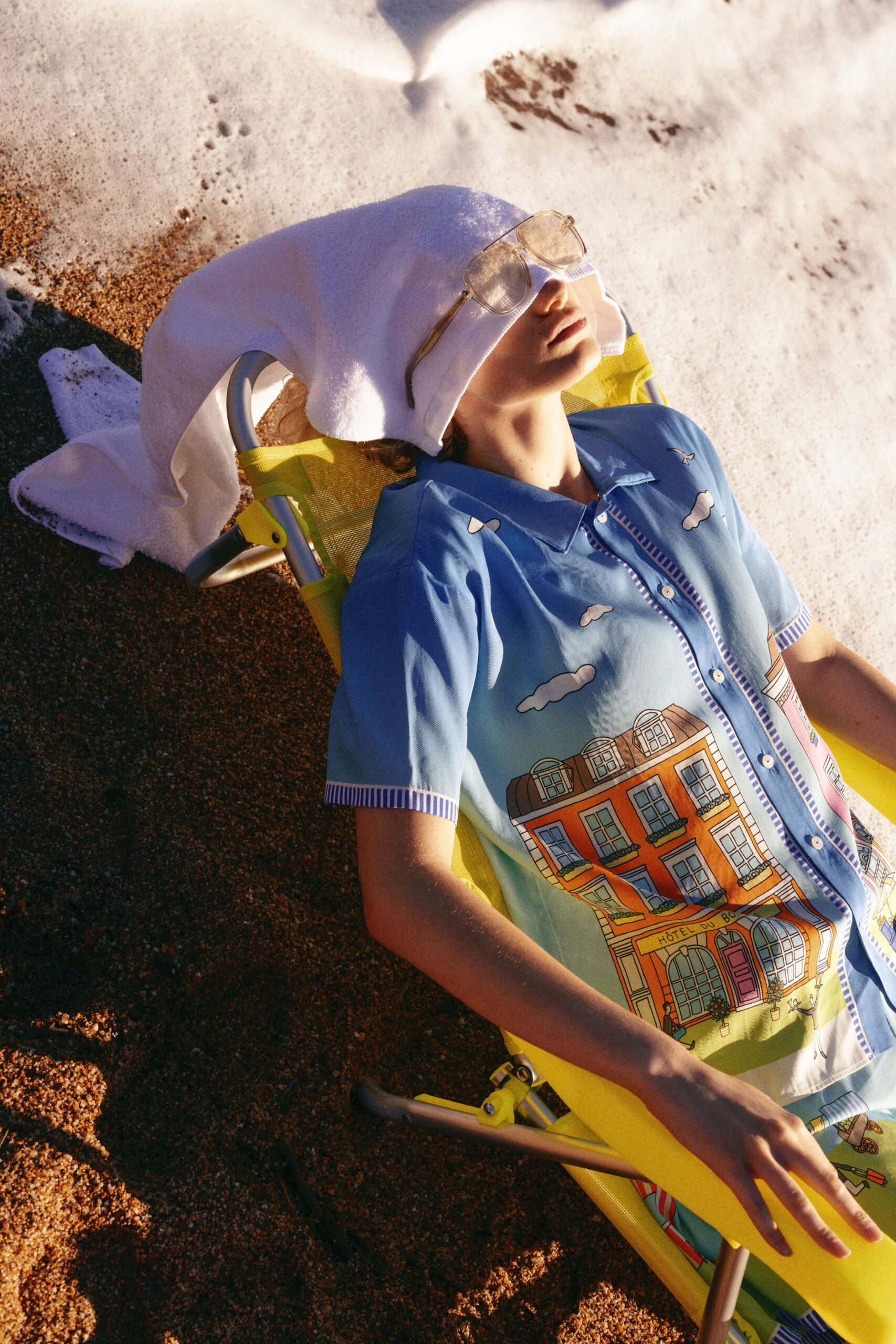 blue scenic print short-sleeve shirt