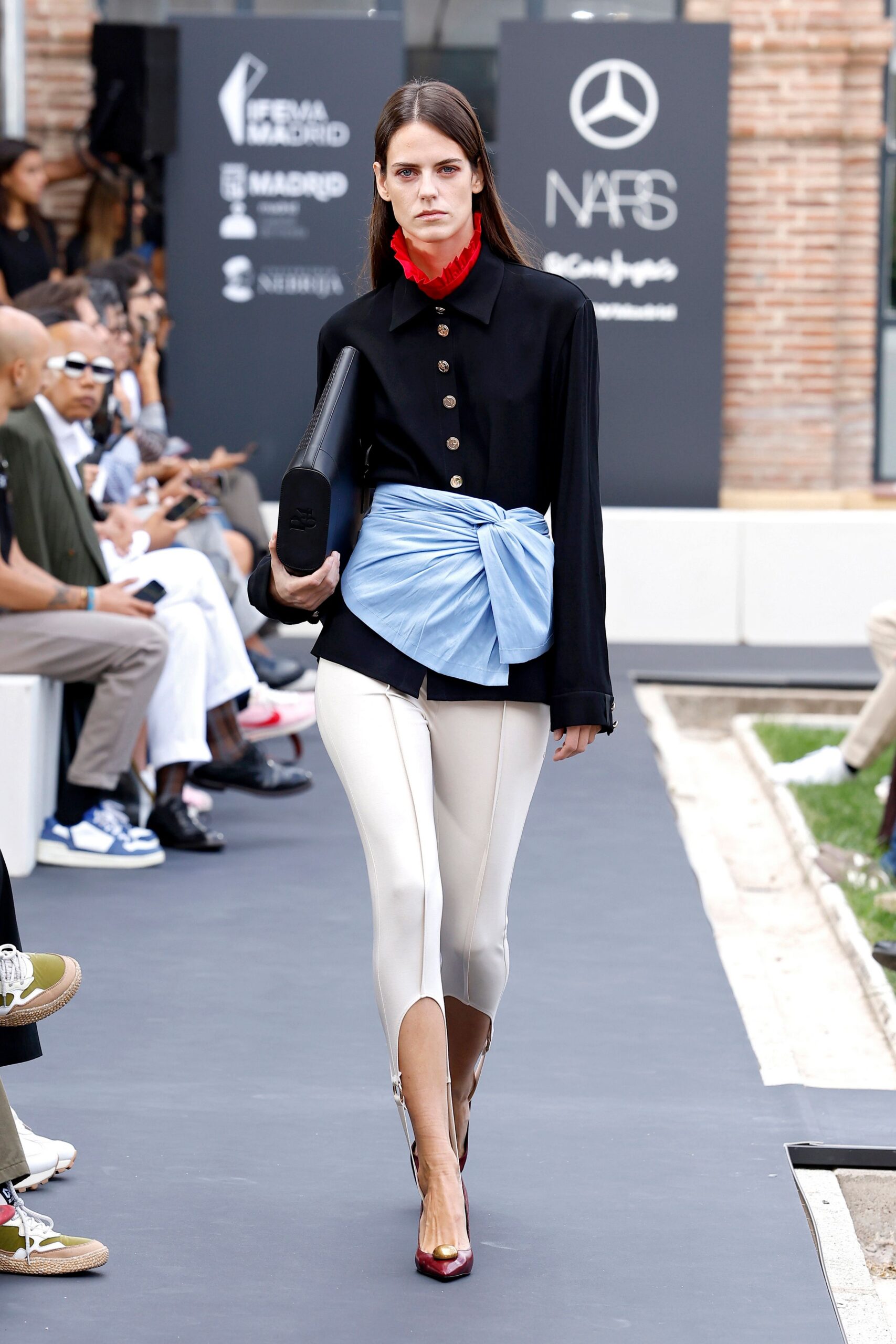 black collared long-sleeve tailored buttoned shirt