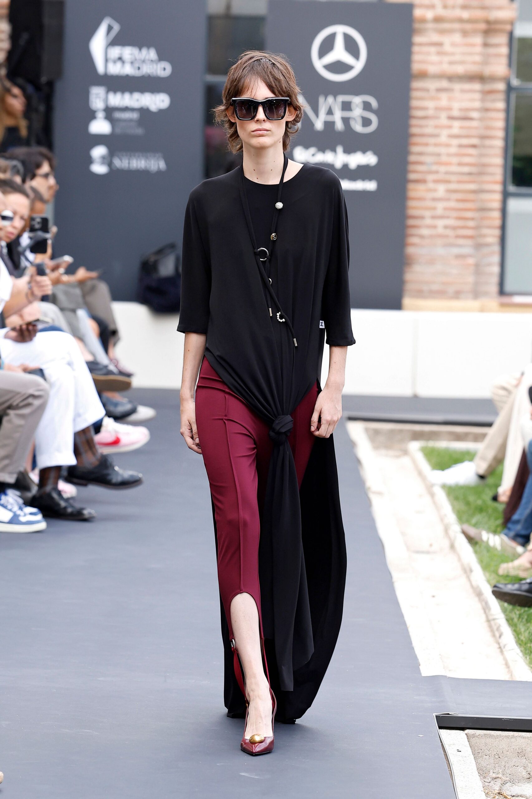 red jersey slim panelled pants