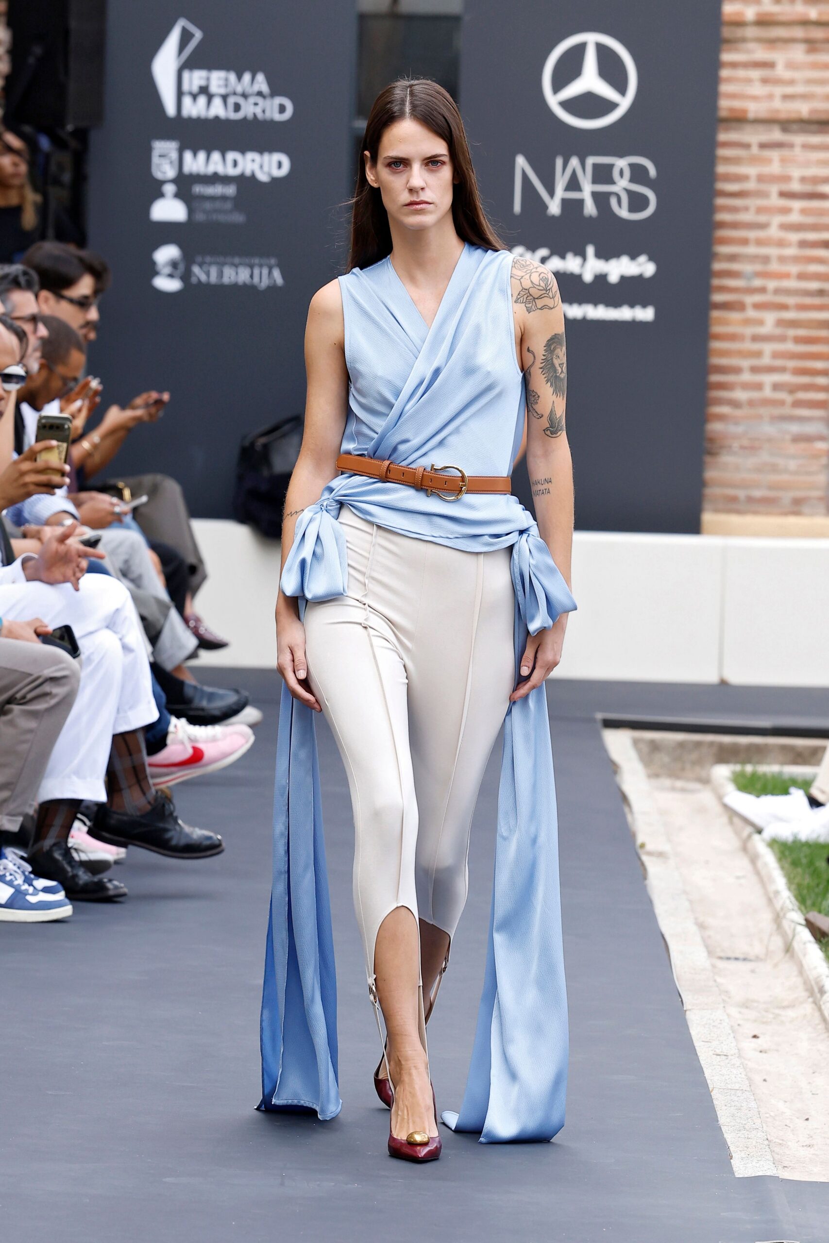 ivory fitted cropped pants