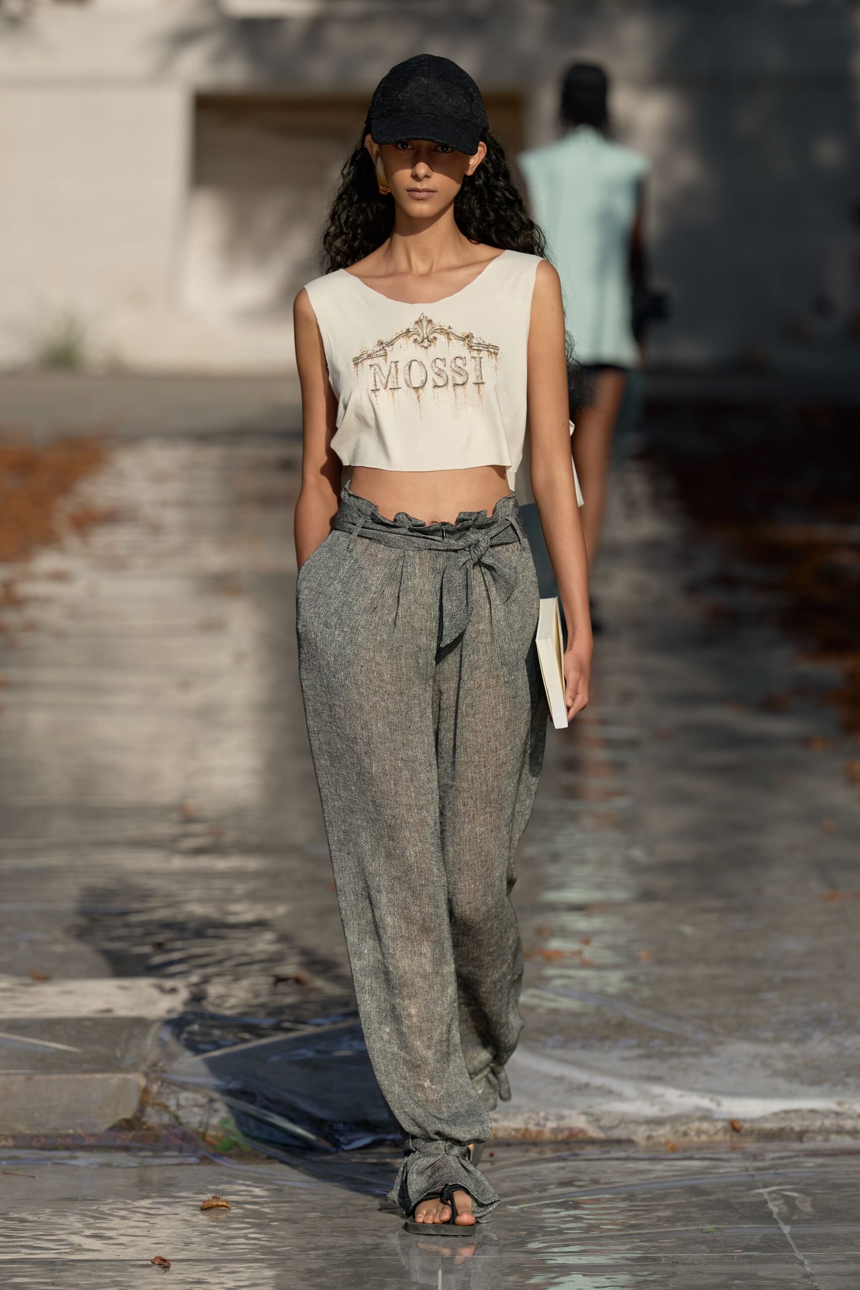 cropped graphic sleeveless top