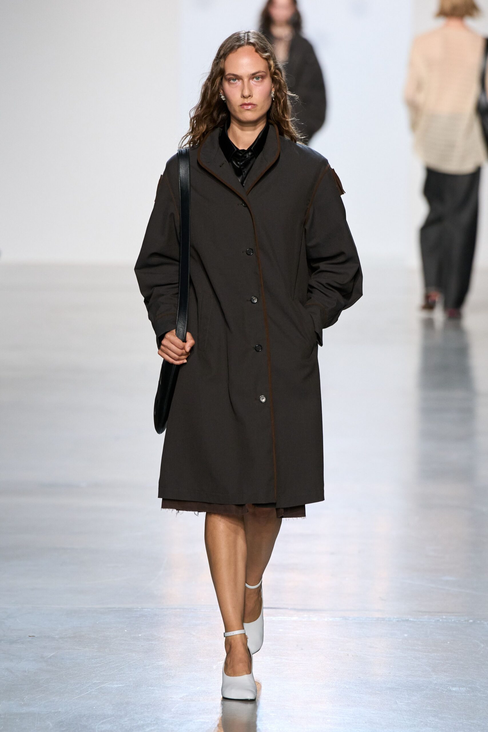 brown single-breasted overcoat