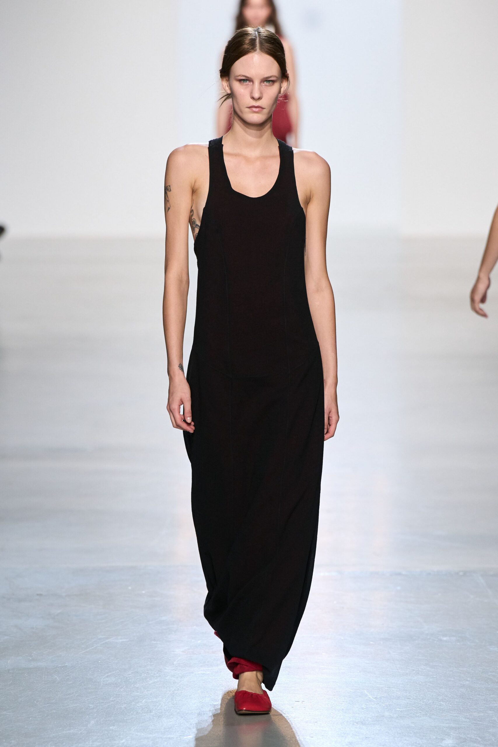 black sleeveless maxi dress