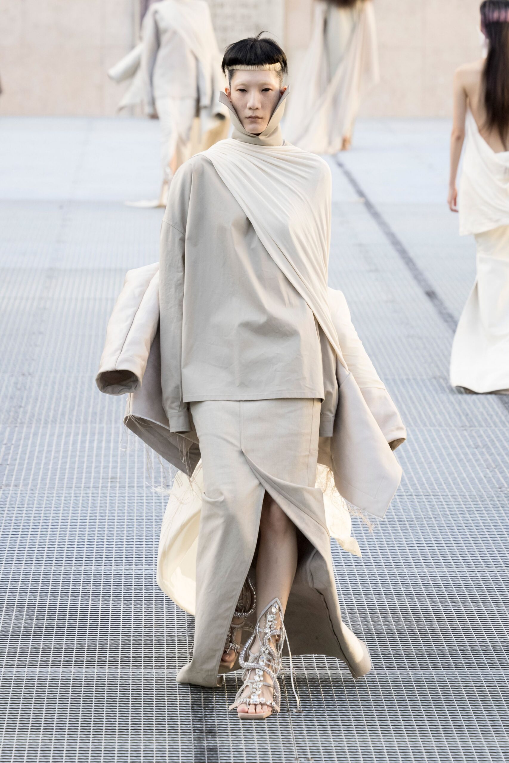 draped ivory scarf top look