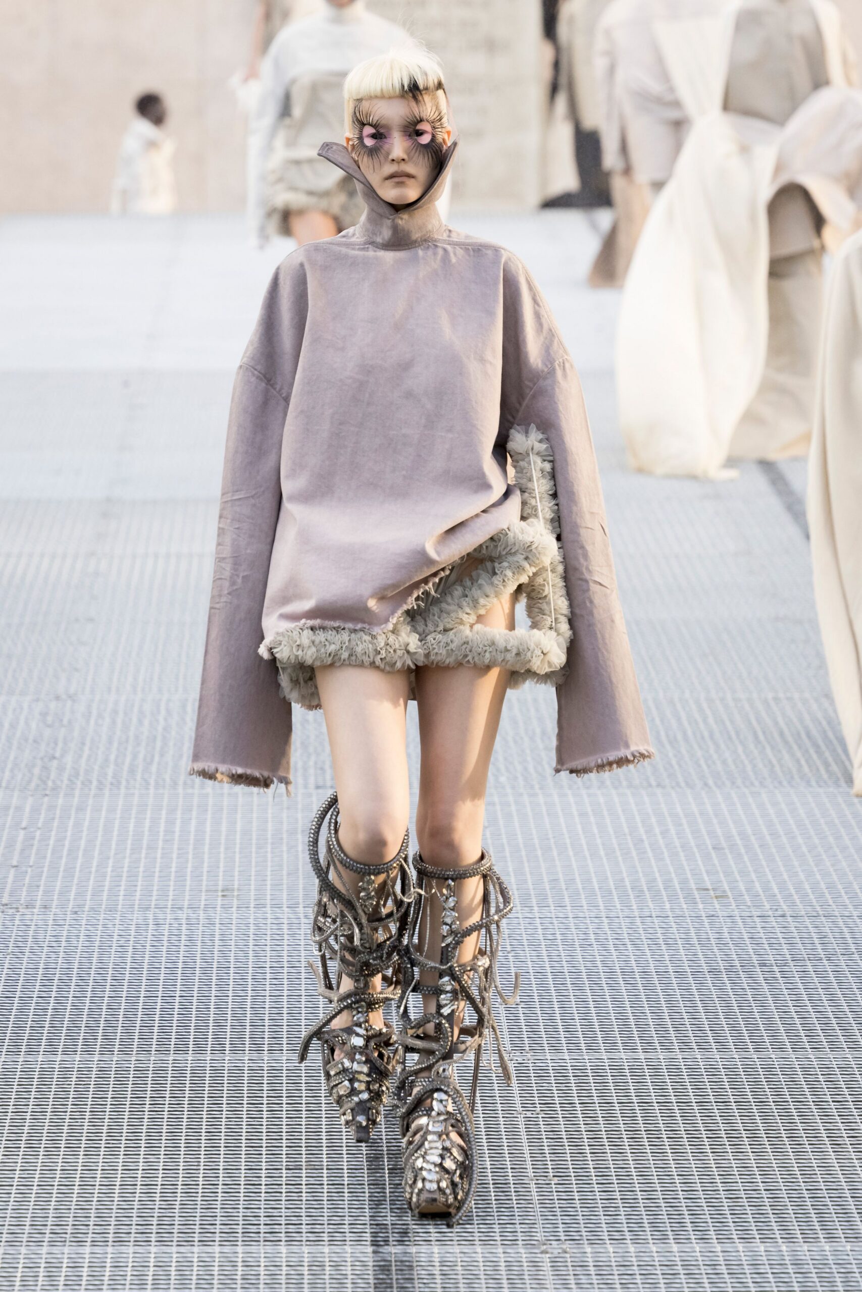 fur-trimmed asymmetric mini dress