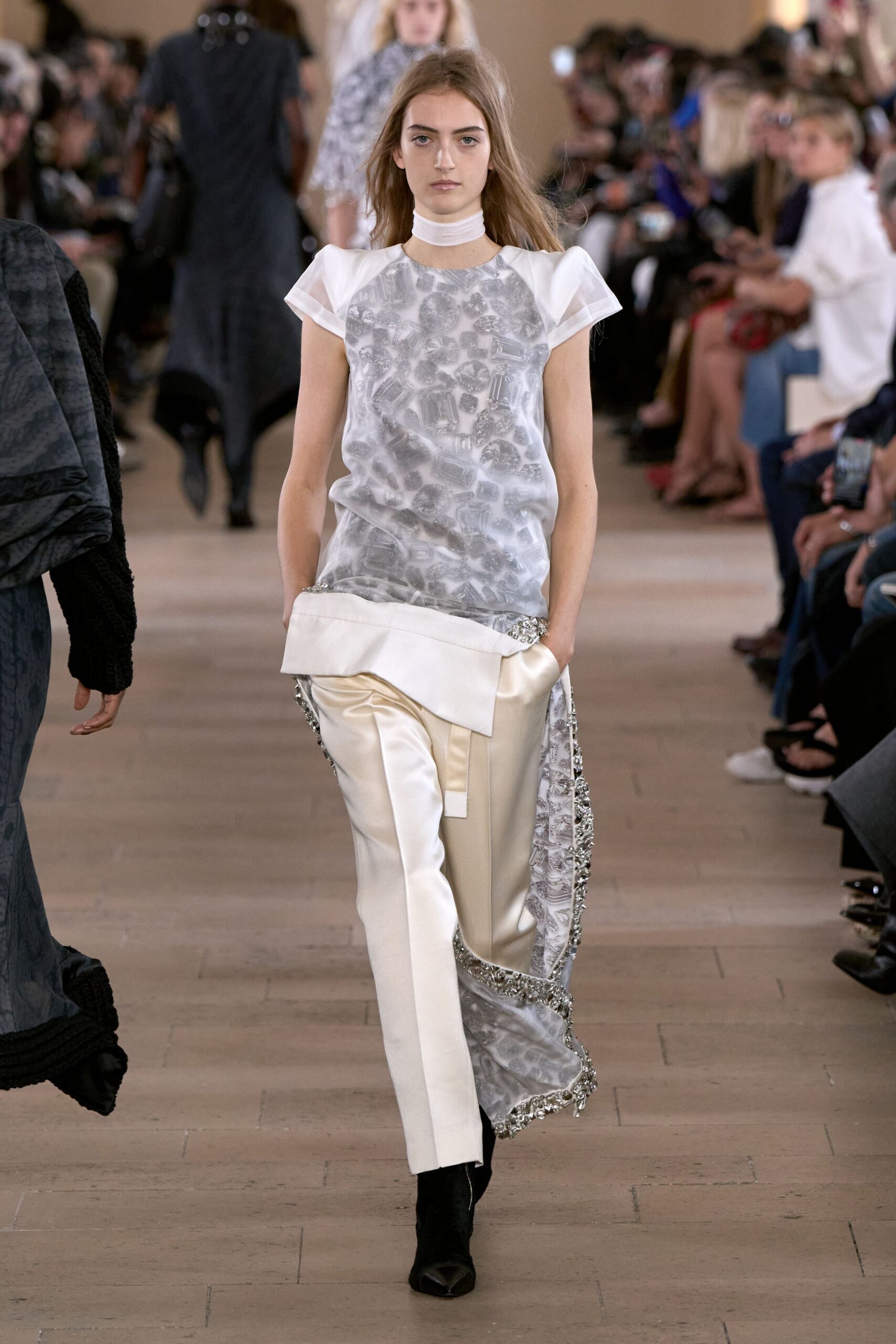 Sacai Spring 2027 Ready-to-Wear Look 33