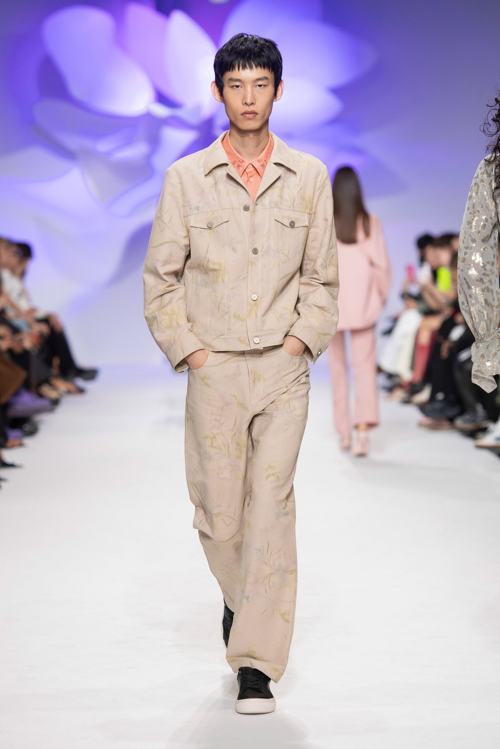beige long-sleeve collared structured floral buttoned cropped jacket