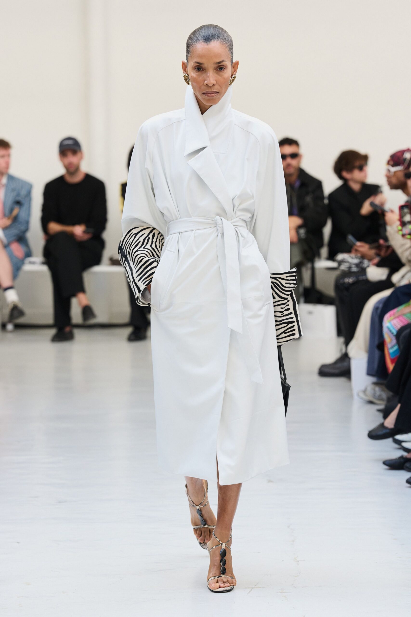white long-sleeve high-neck relaxed animal-print belted flowing dress