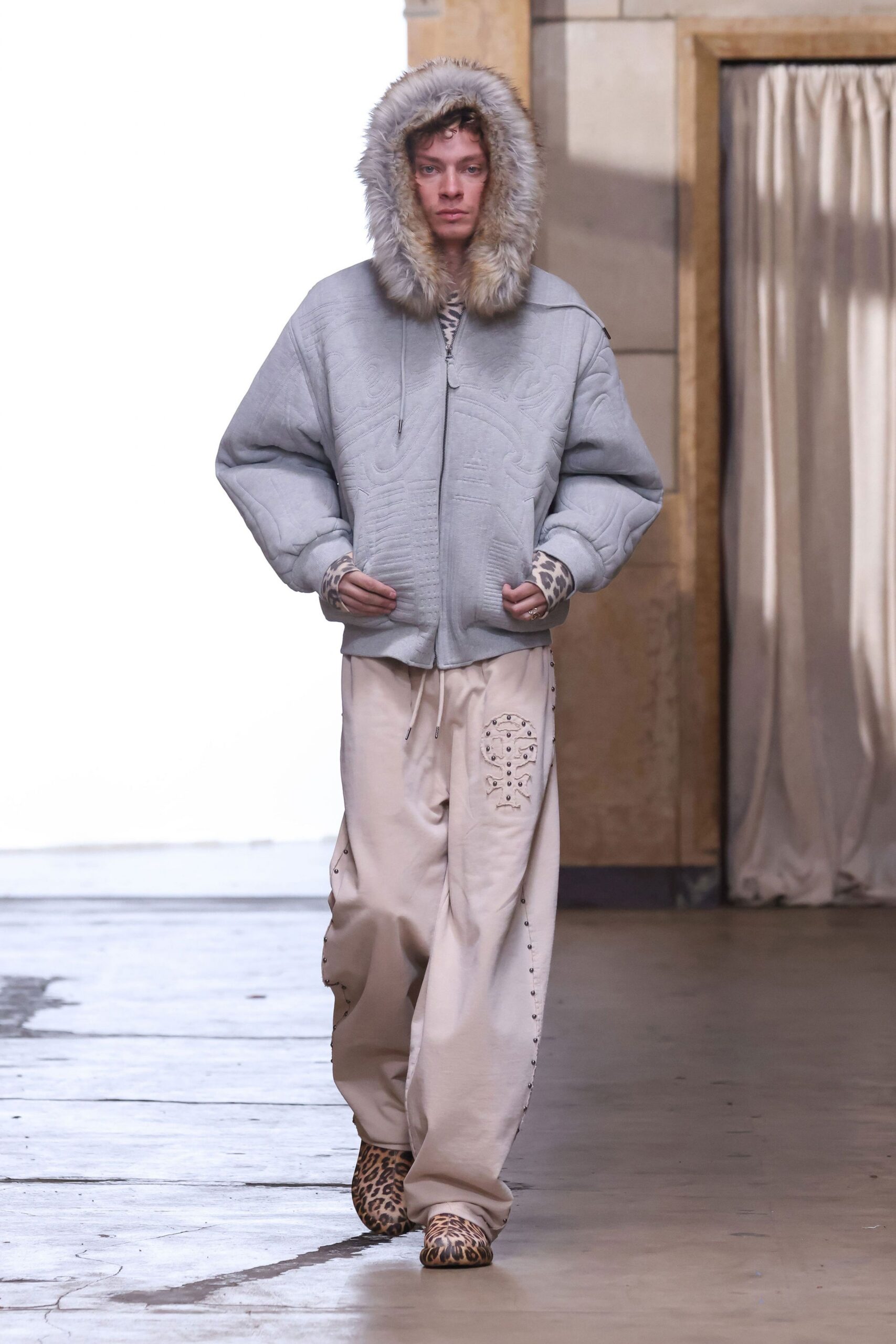 gray fur long-sleeve hooded oversized zippered quilted jacket