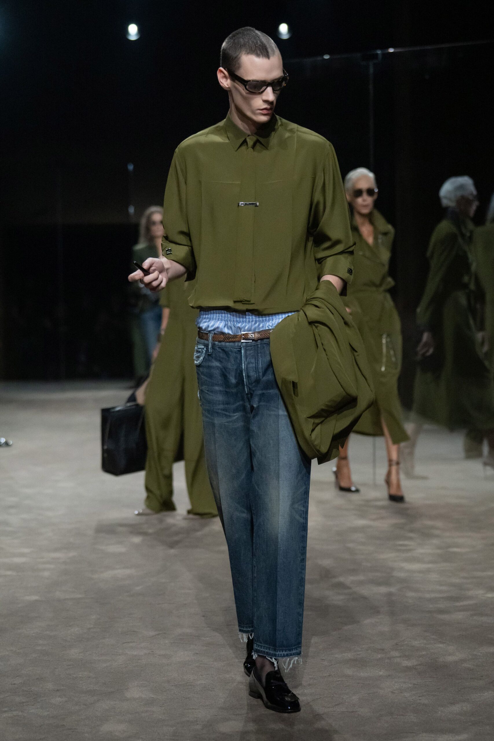 green collared long-sleeve relaxed flowing shirt