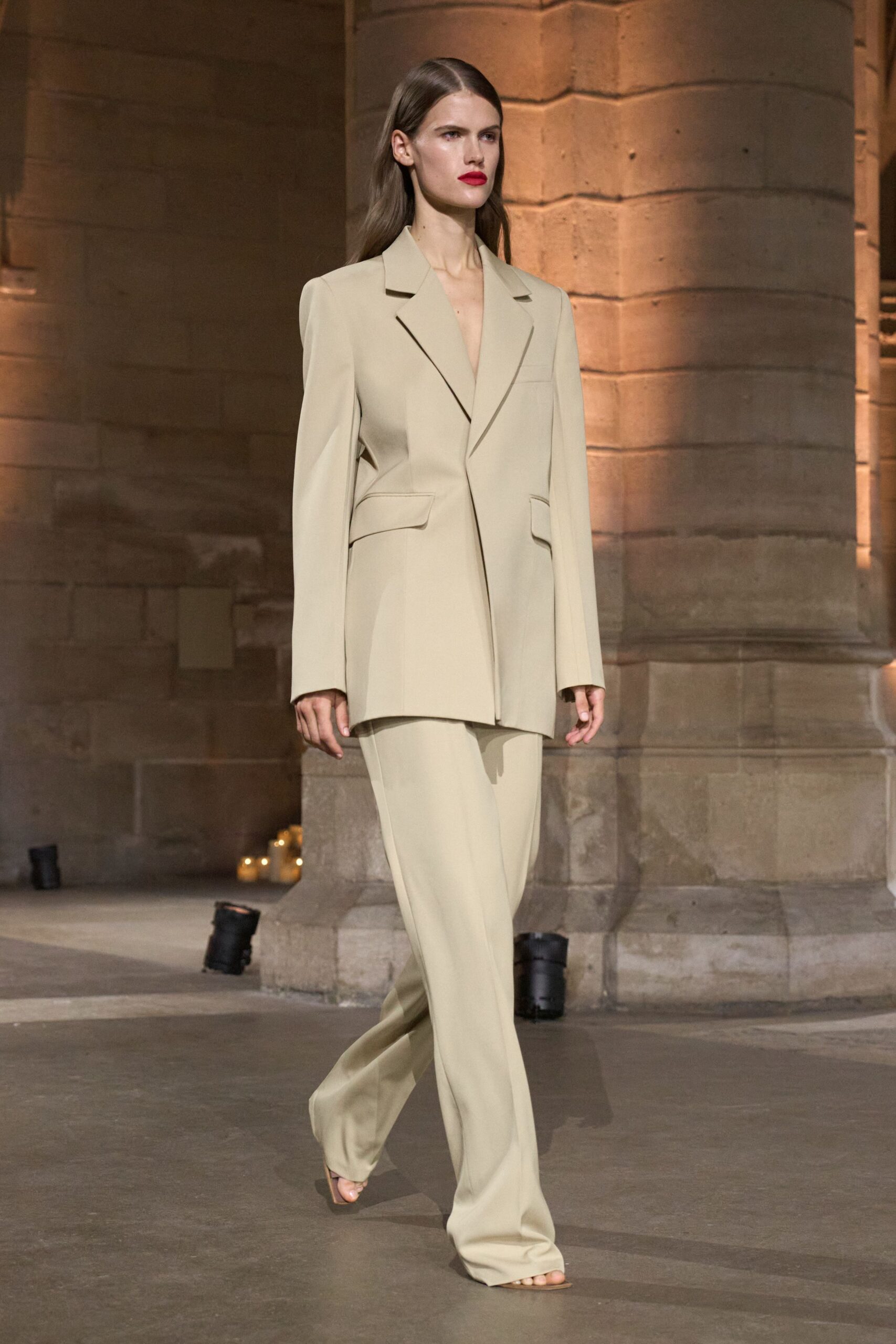 elongated beige tailored blazer