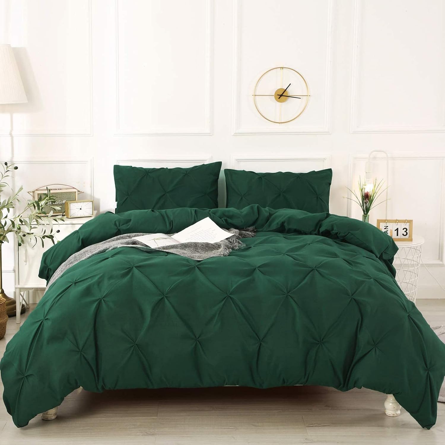 Litanika Dark Emerald Green Queen Pinch Pleat Duvet Cover, 3 Pieces Pintuck Cover Soft Microfiber Bedding Set with Zipper Closure & Corner Ties(90x90Inch-1 Duvet Cover, 2 Pillowcases)