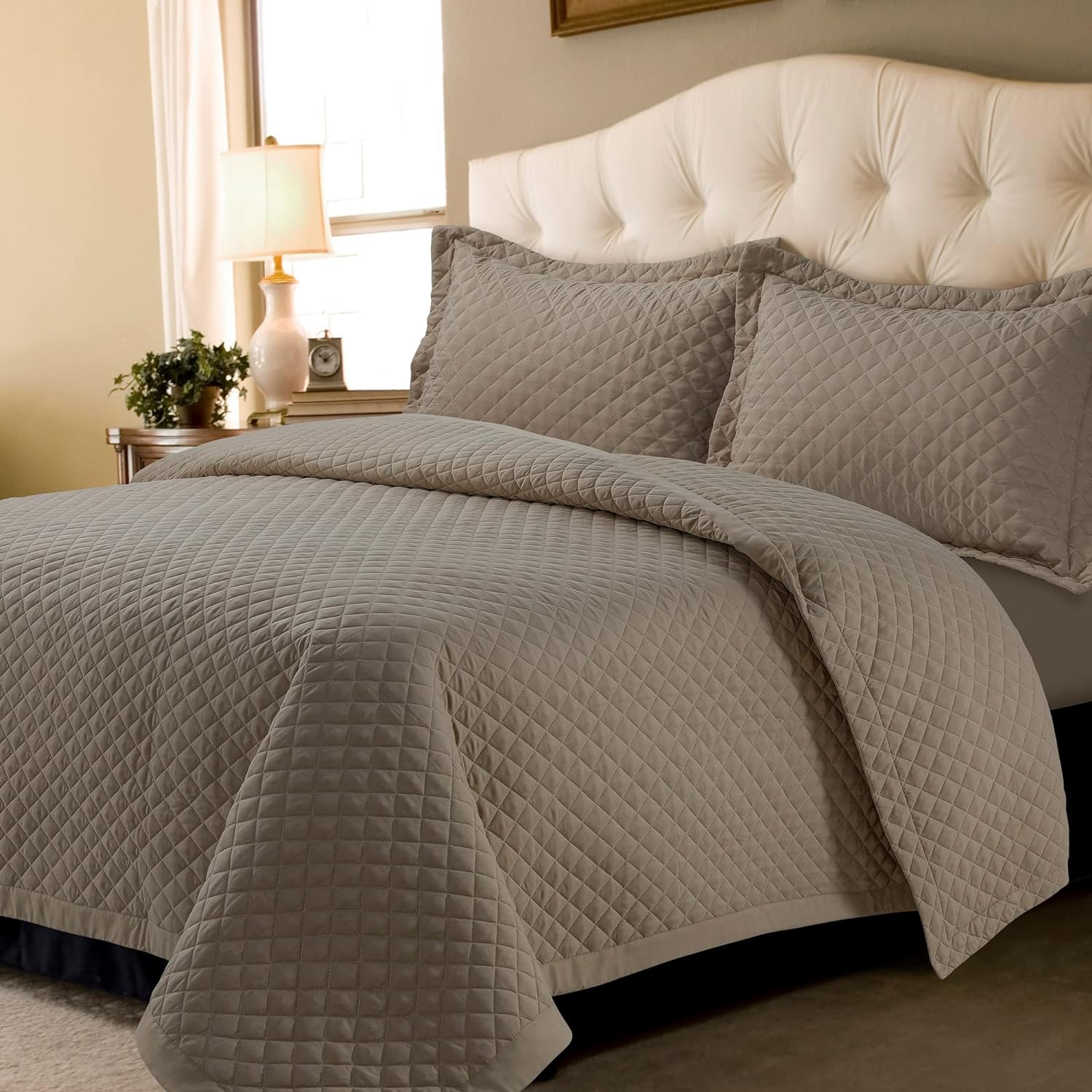 Tribeca Living Brisbane Oversized Twin Quilt Bedding Set, Solid 2-Piece Quilted Bedspread Coverlet with Matching Pillow Sham, Super Soft, Fade and Wrinkle Resistant Quilts, Taupe, (BRISQUILTTWTA)