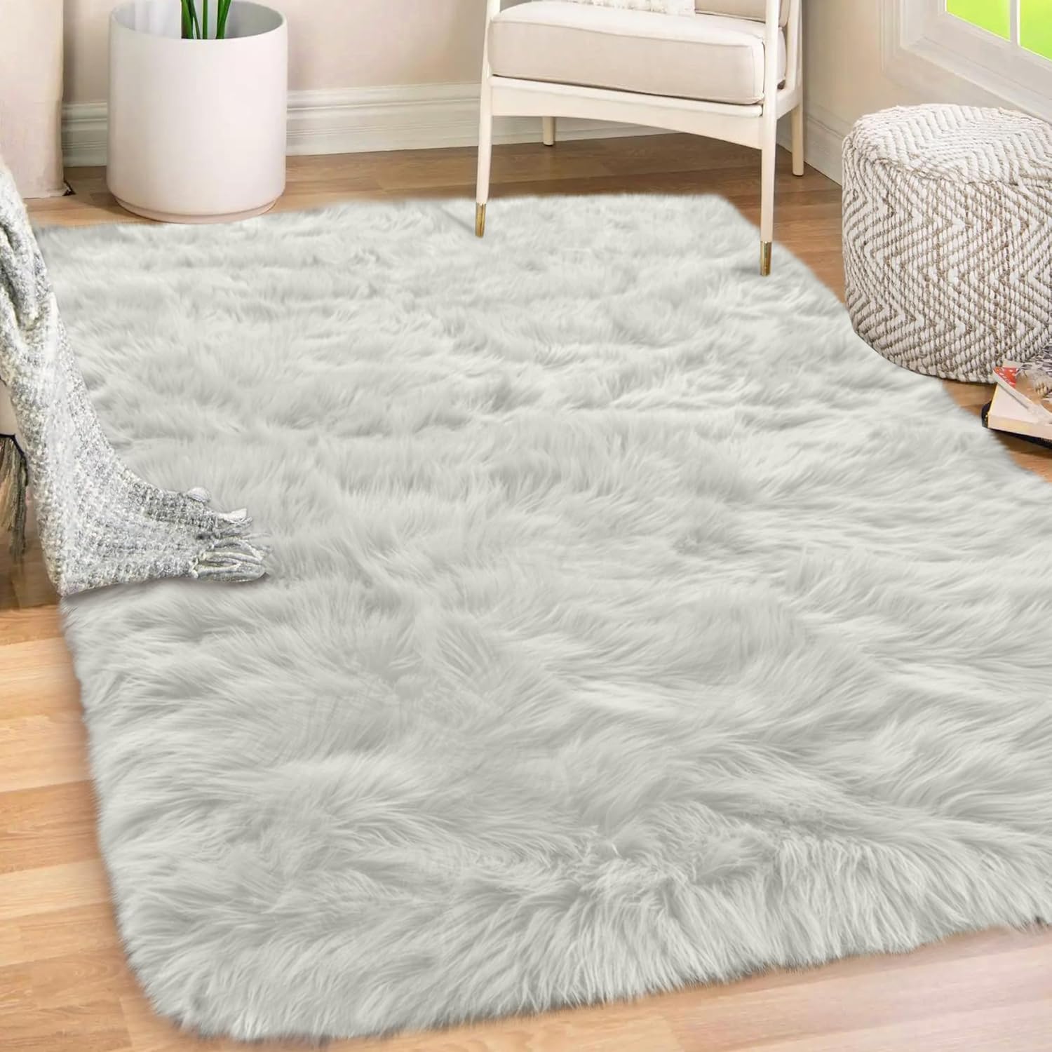 Gorilla Grip Fluffy Faux Fur Rug, 6x9, Machine Washable Soft Furry Area Rugs, Rubber Backing, Plush Floor Carpets for Baby Nursery, Bedroom, Living Room Shag Carpet, Luxury Home Decor, Ivory