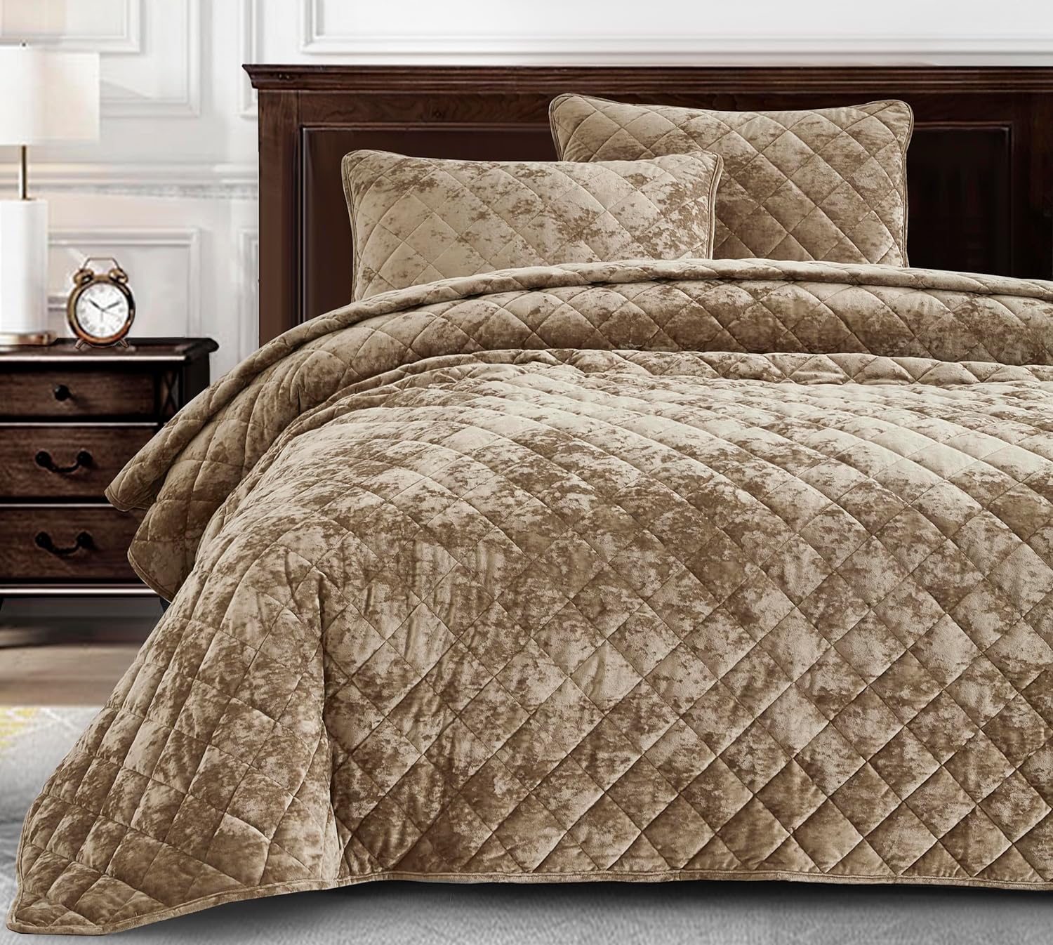 Chezmoi Collection Lux Tan Velvet Quilt Oversized King Set, 3-Piece Plush Distressed Velvet Bedding All Season Lightweight Comforter Brushed Microfiber Reverse with Diamond Stitch Quilting