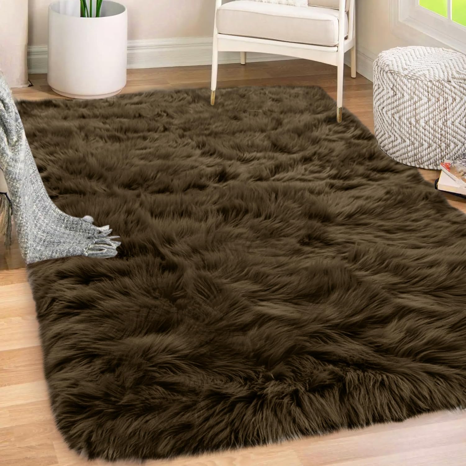 Gorilla Grip Fluffy Faux Fur Rug, 5x7, Machine Washable Soft Furry Area Rugs, Rubber Backing, Plush Floor Carpets for Baby Nursery, Bedroom, Living Room Shag Carpet, Luxury Home Decor, Brown